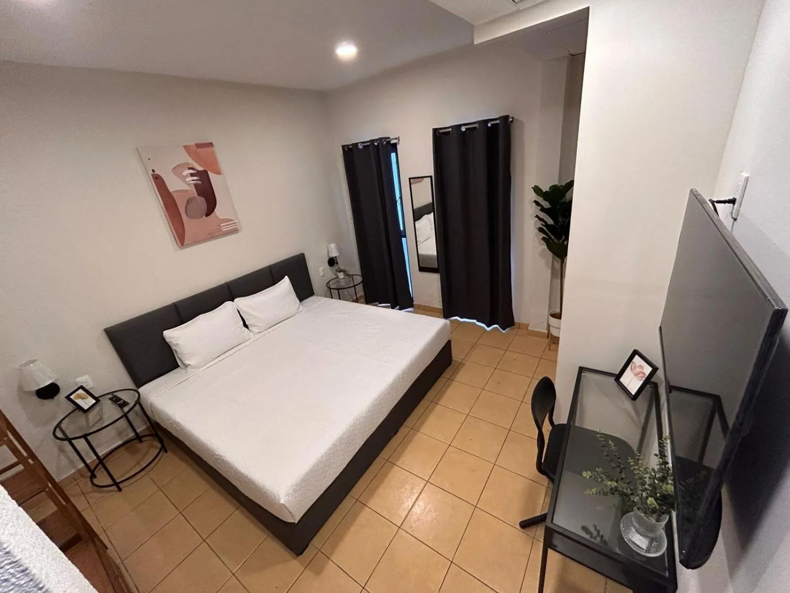 Photo of the whole room, Bed in Singular Reforma