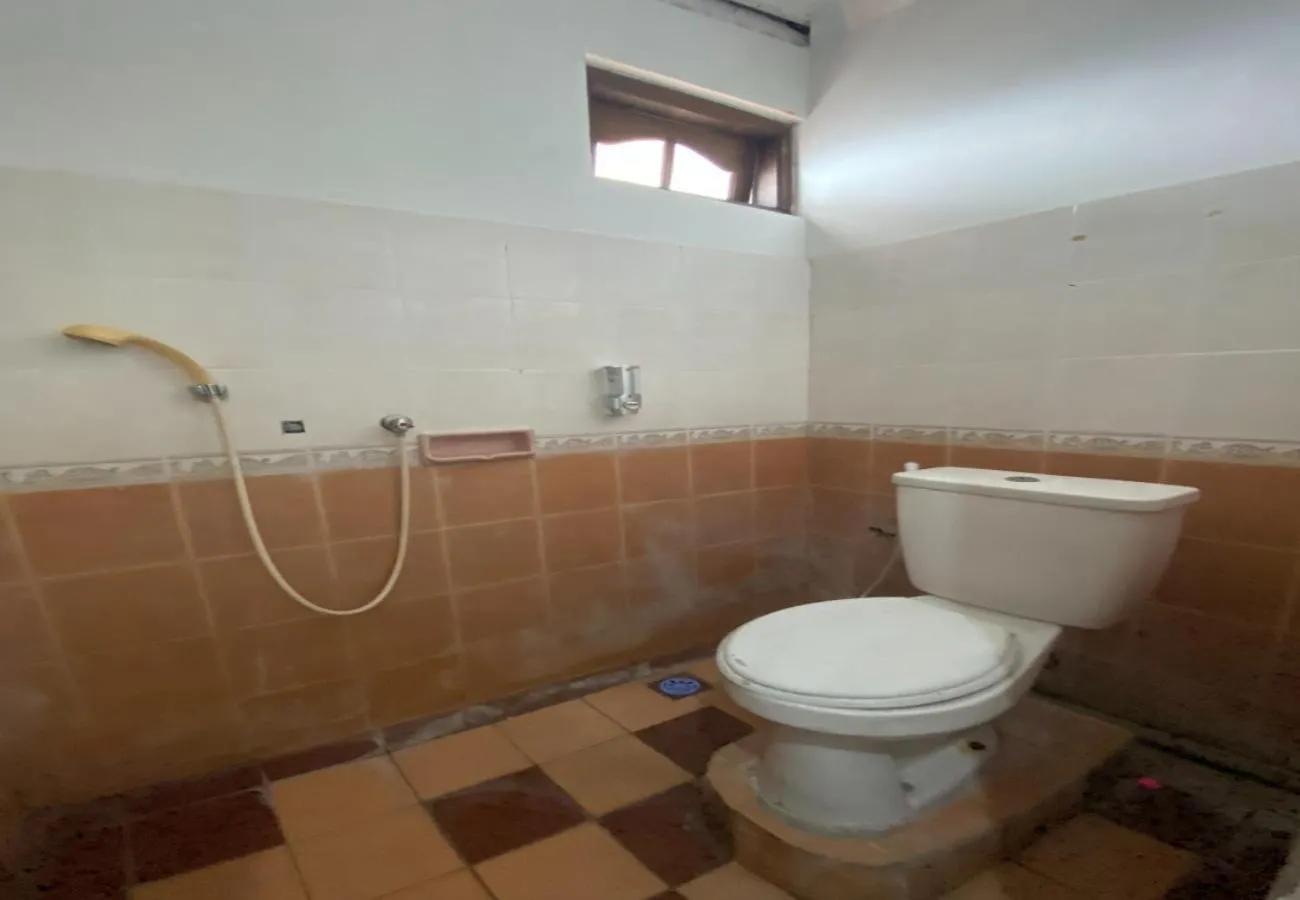 Bathroom in Hotel Candra Adigraha