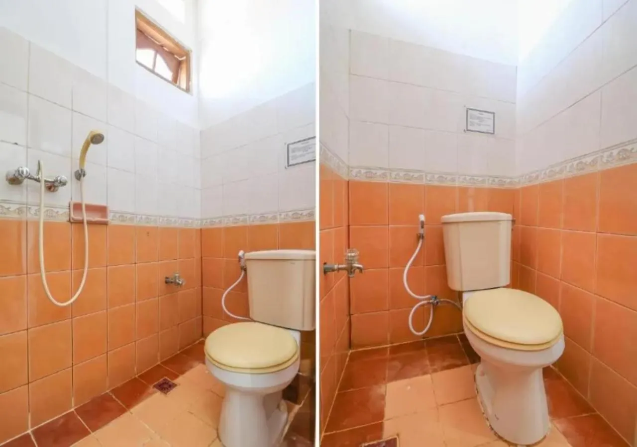 Shower in Hotel Candra Adigraha