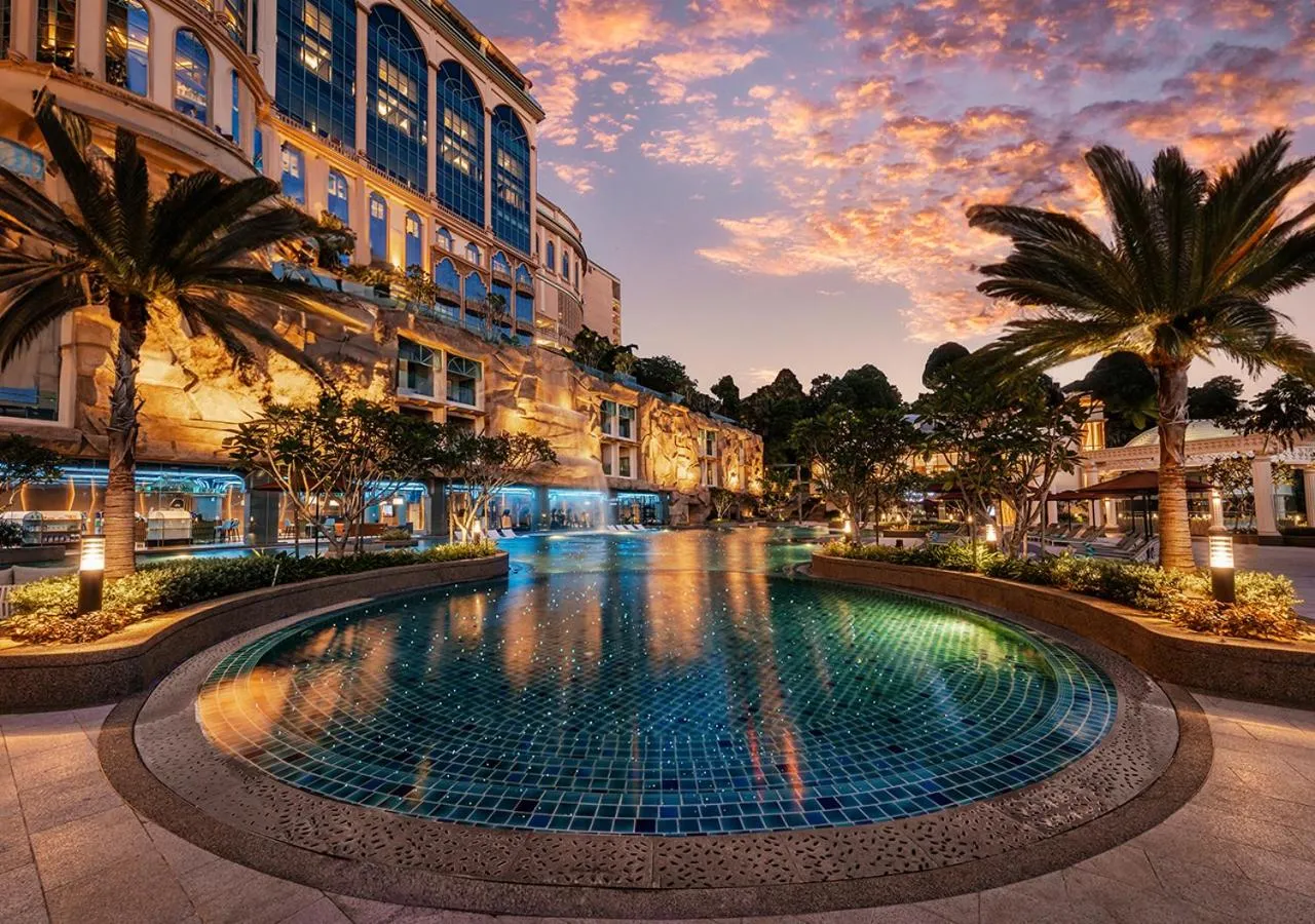 Swimming pool in The Villas at Sunway Resort Hotel