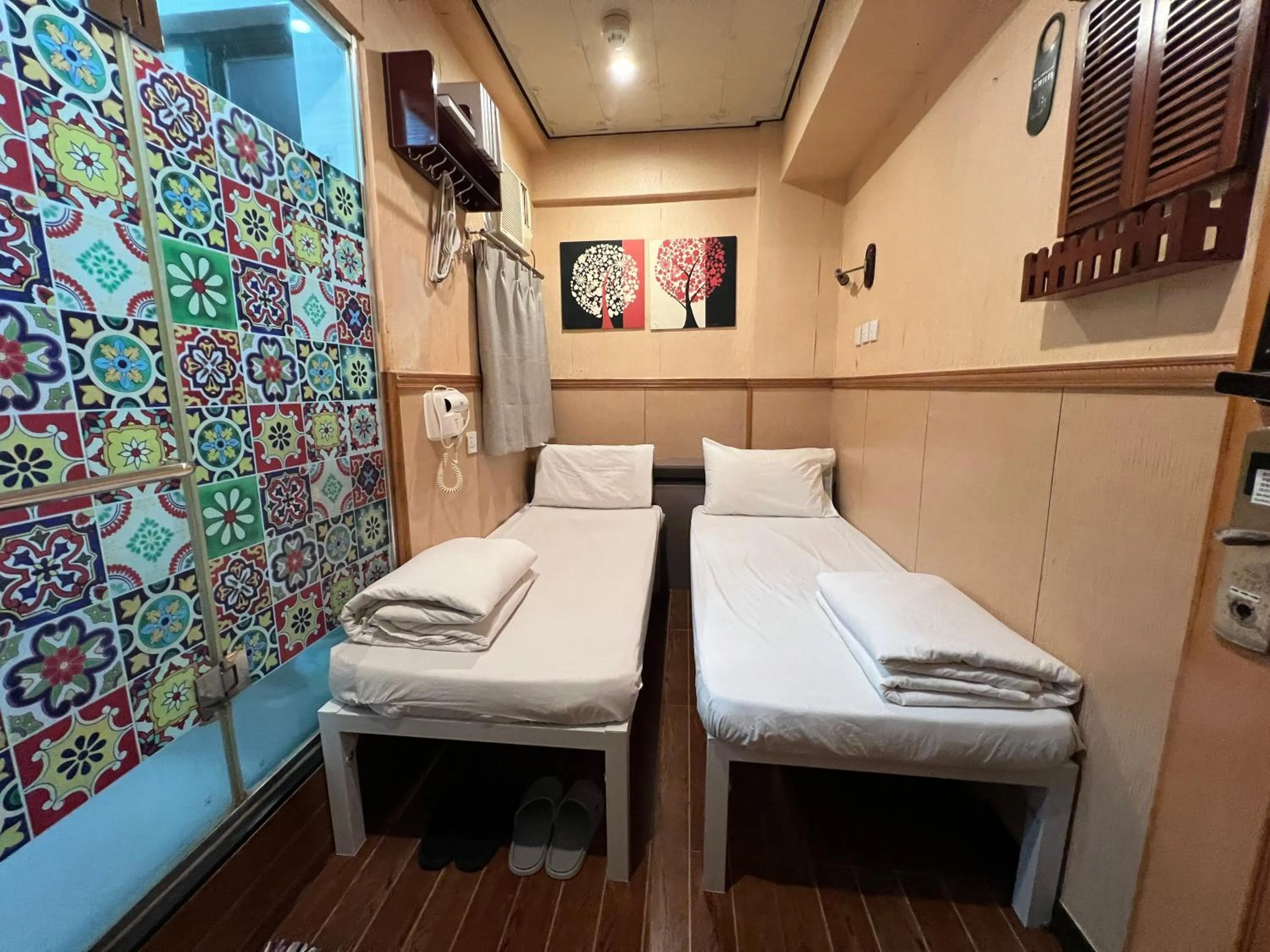 Bed in Just Inn on Nathan Road