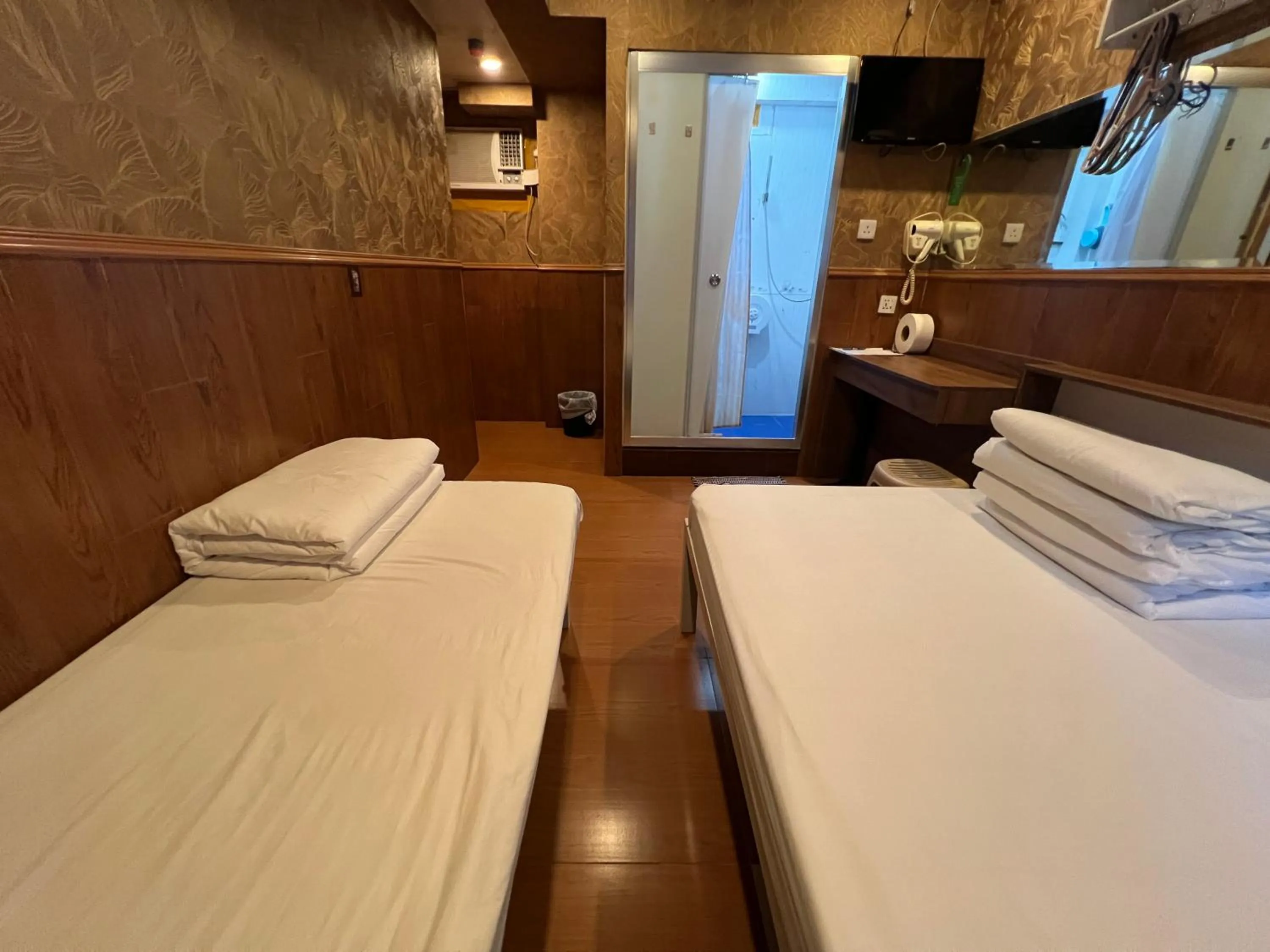 Bed in Just Inn on Nathan Road