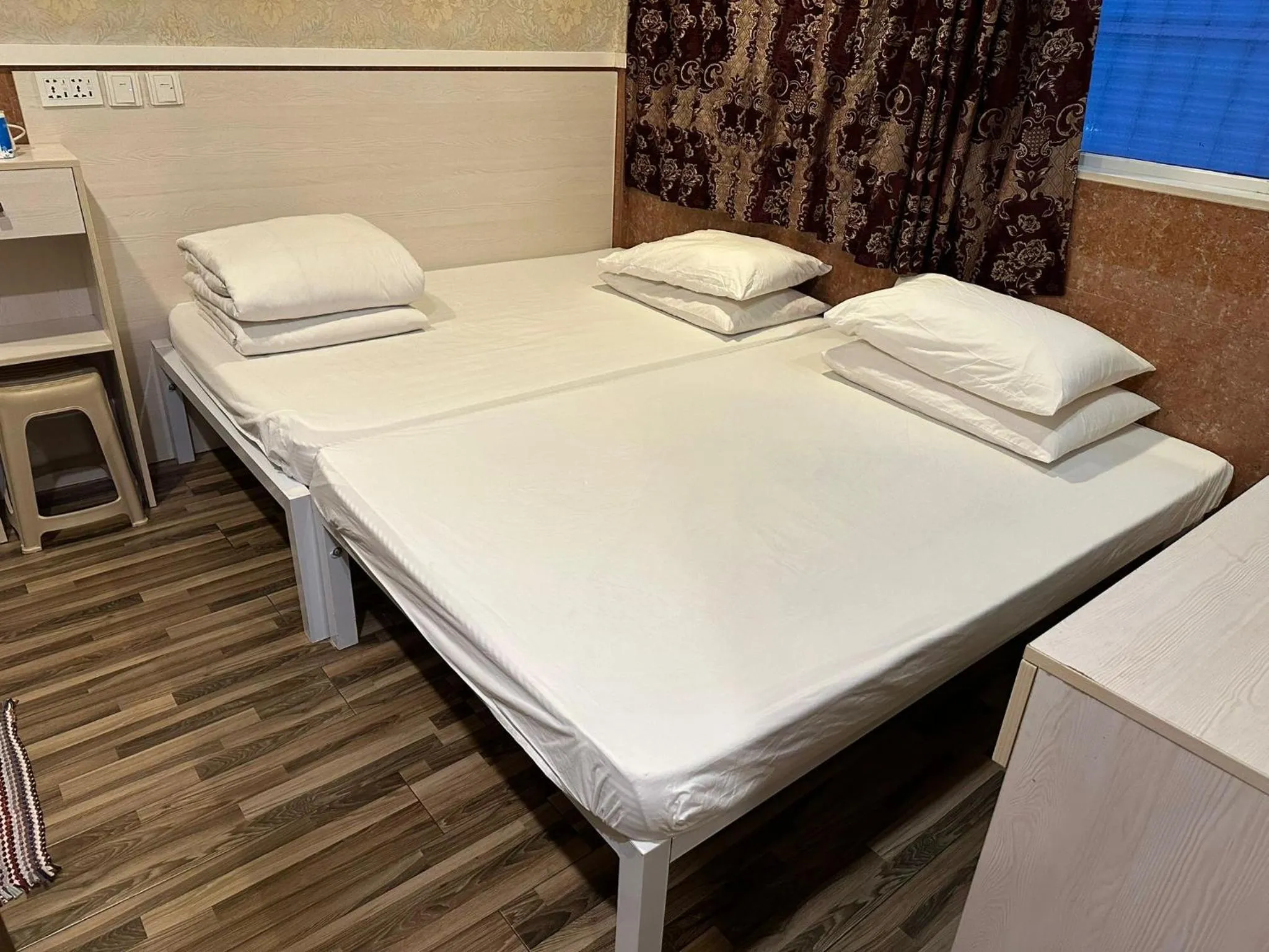 Bed in Just Inn on Nathan Road