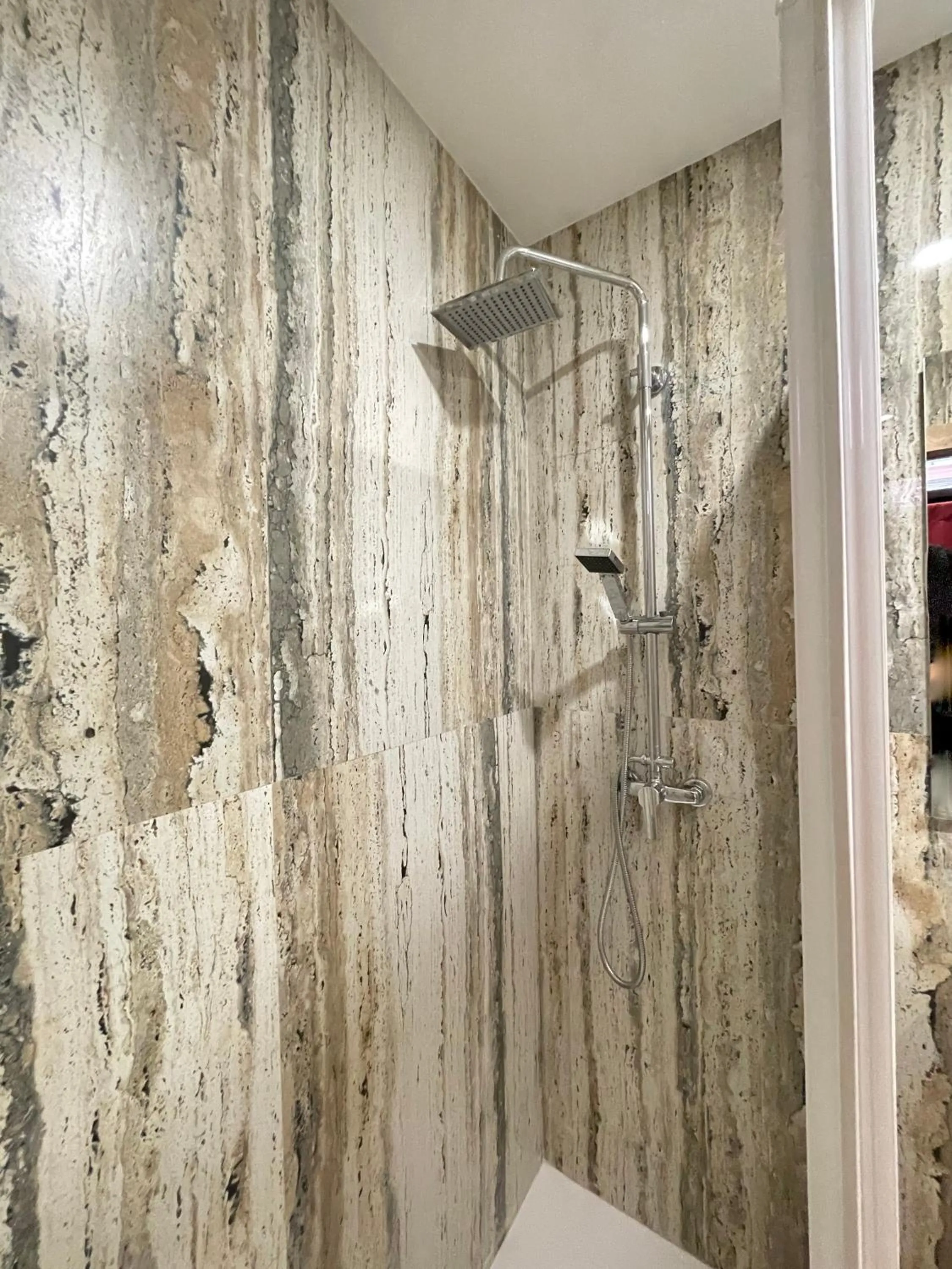 Shower in Senda Hostel Retiro - Atocha & Madrid Centro