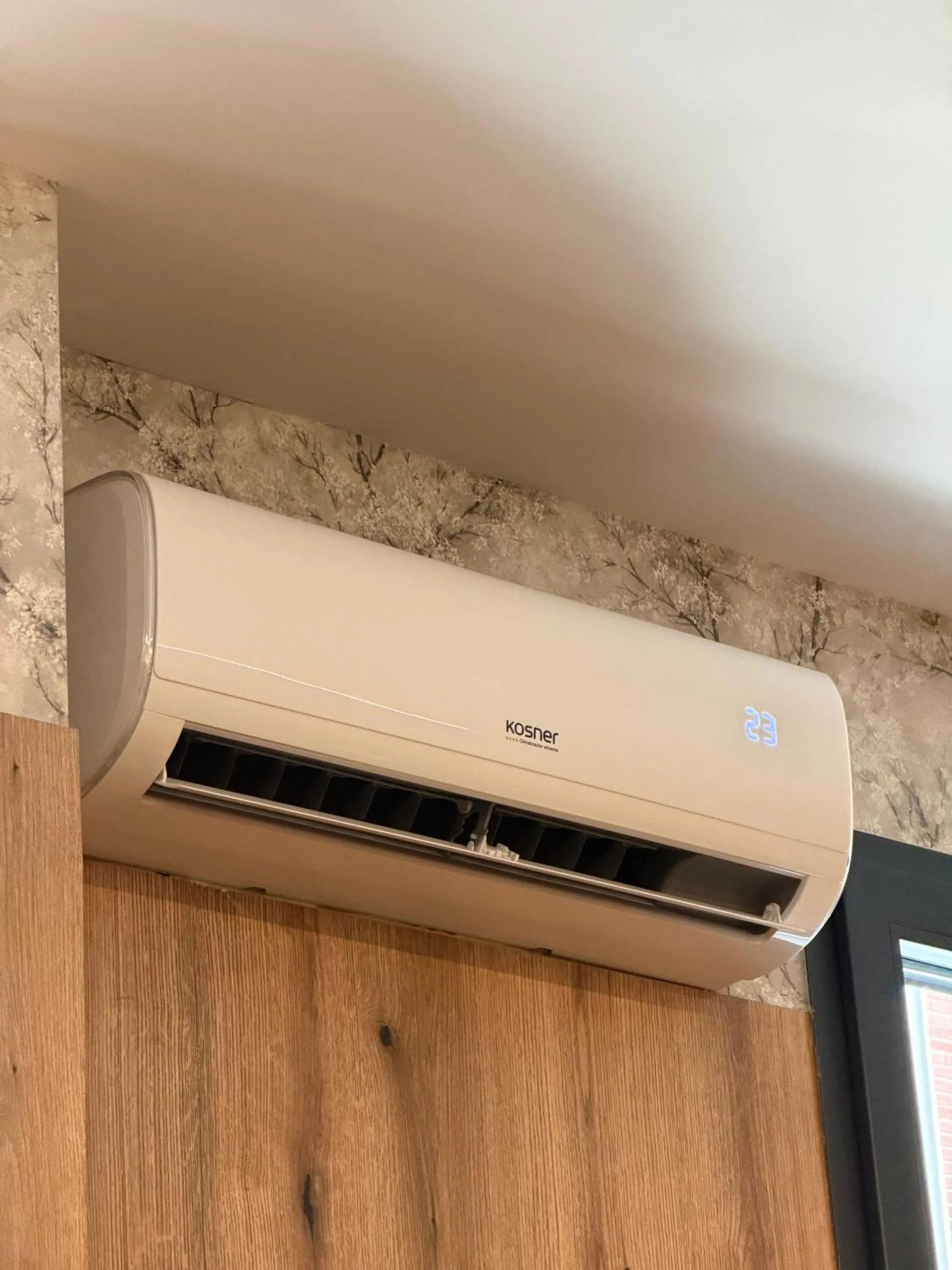 air conditioner in Senda Hostel Retiro - Atocha & Madrid Centro
