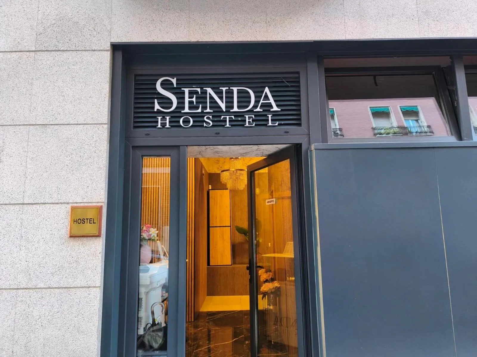 Property building in Senda Hostel Retiro - Atocha & Madrid Centro