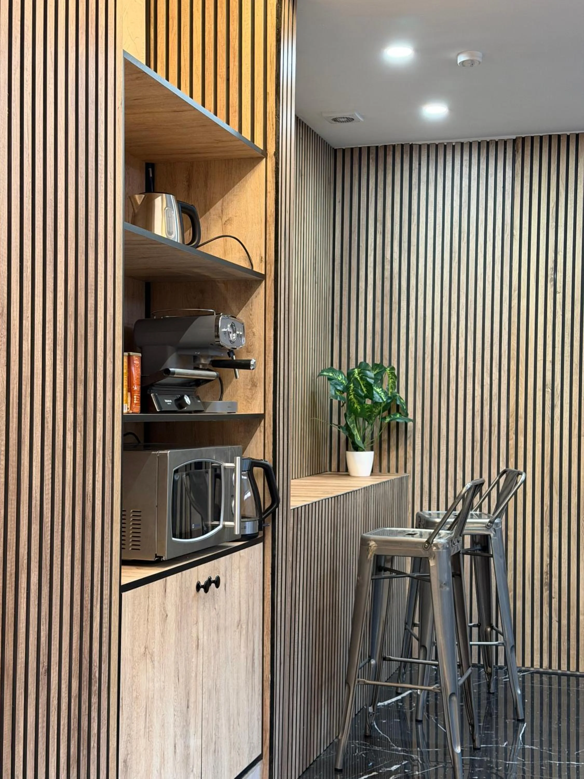 Coffee/tea facilities in Senda Hostel Retiro - Atocha & Madrid Centro
