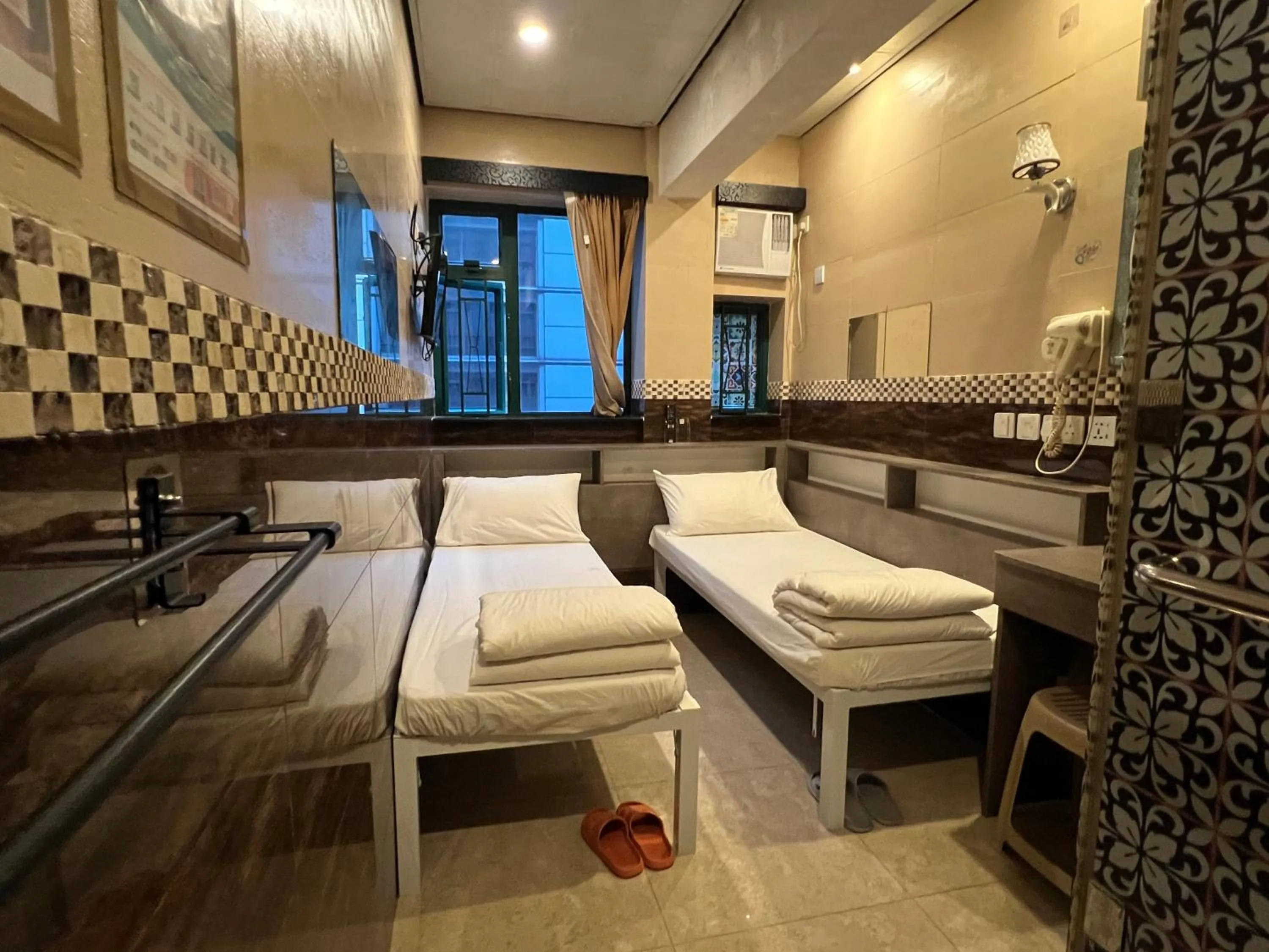 Bed in Hop Inn on Nathan Road