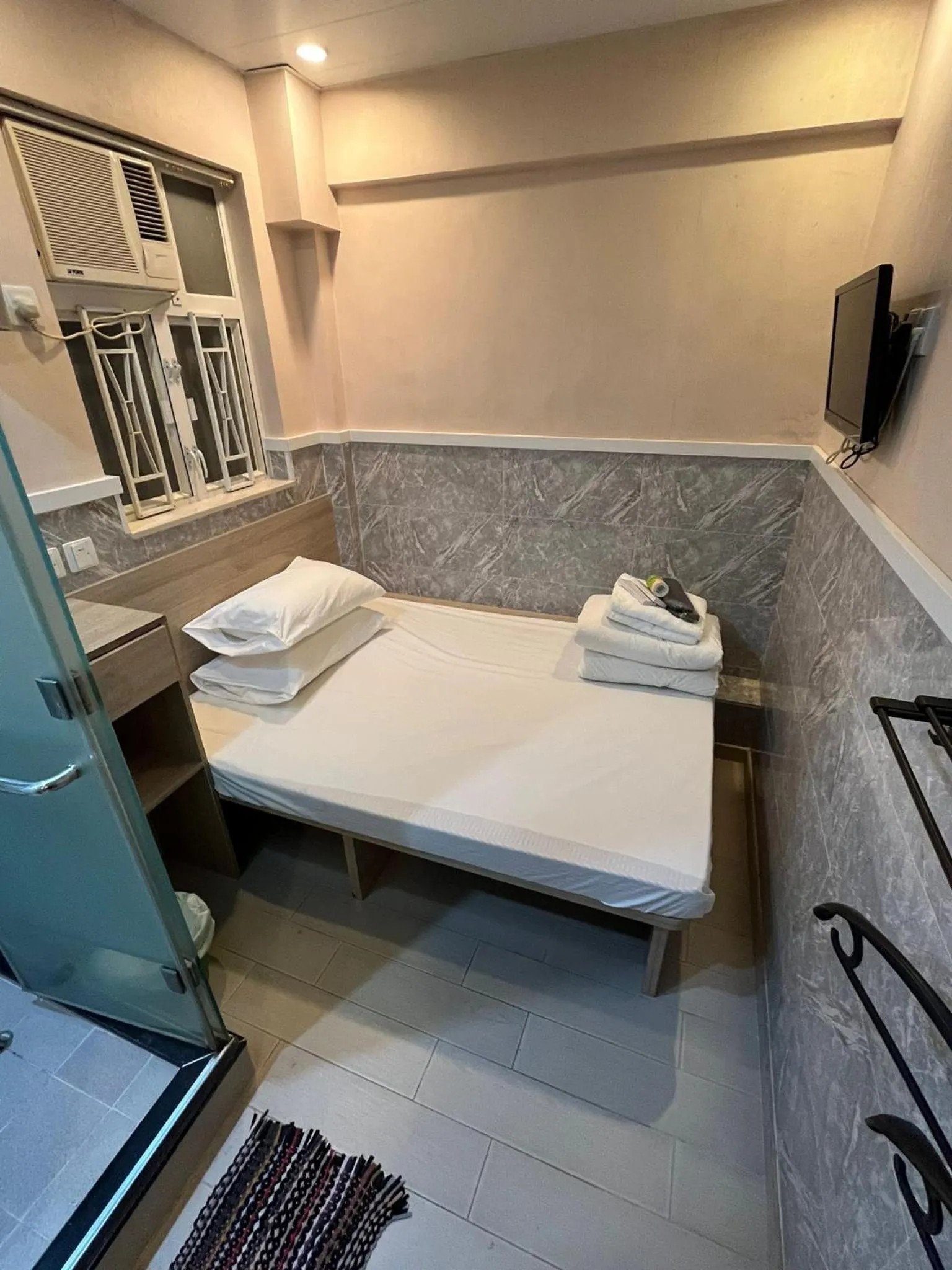 Bed in Hop Inn on Nathan Road