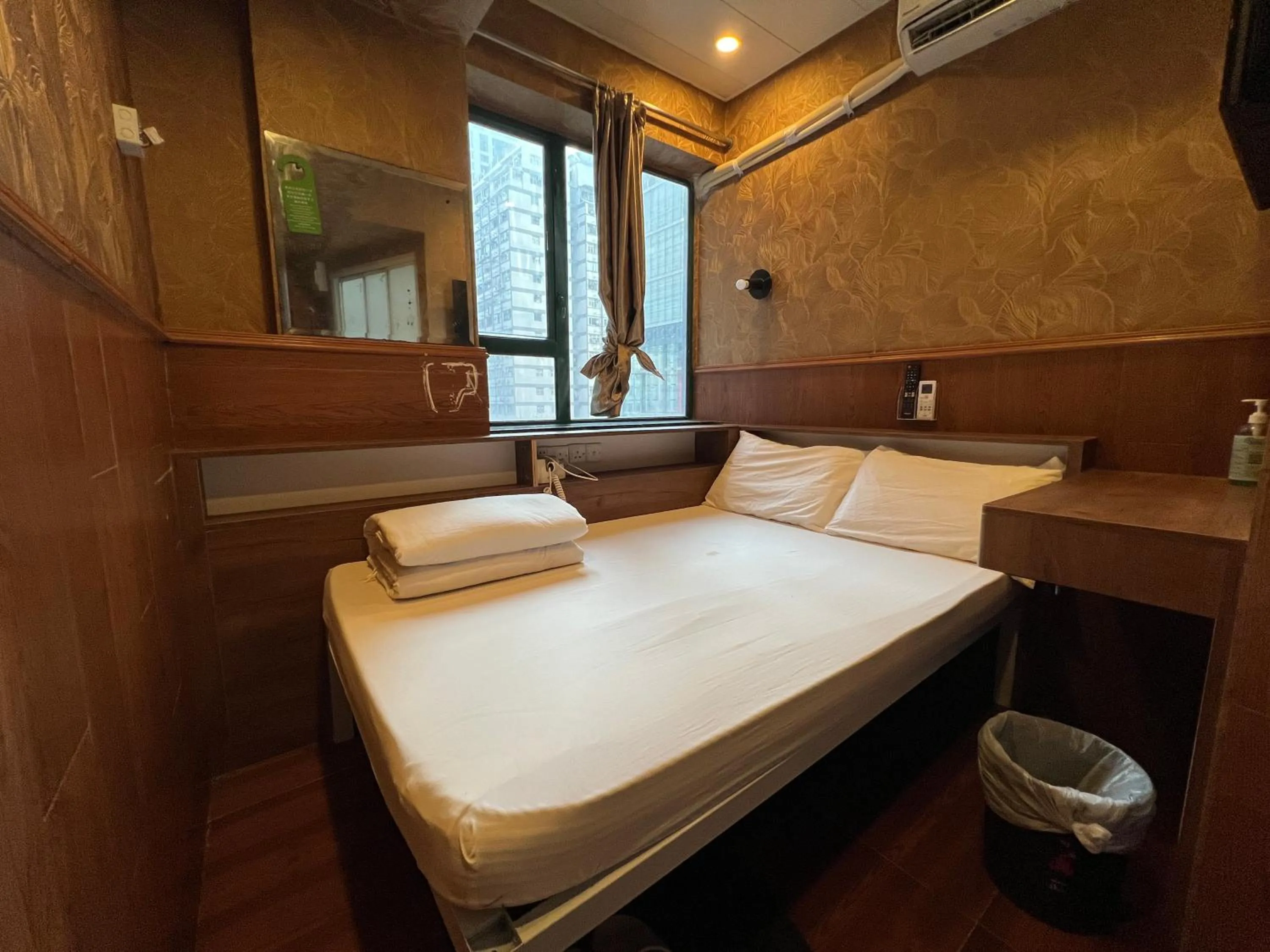 Bed in Hop Inn on Nathan Road