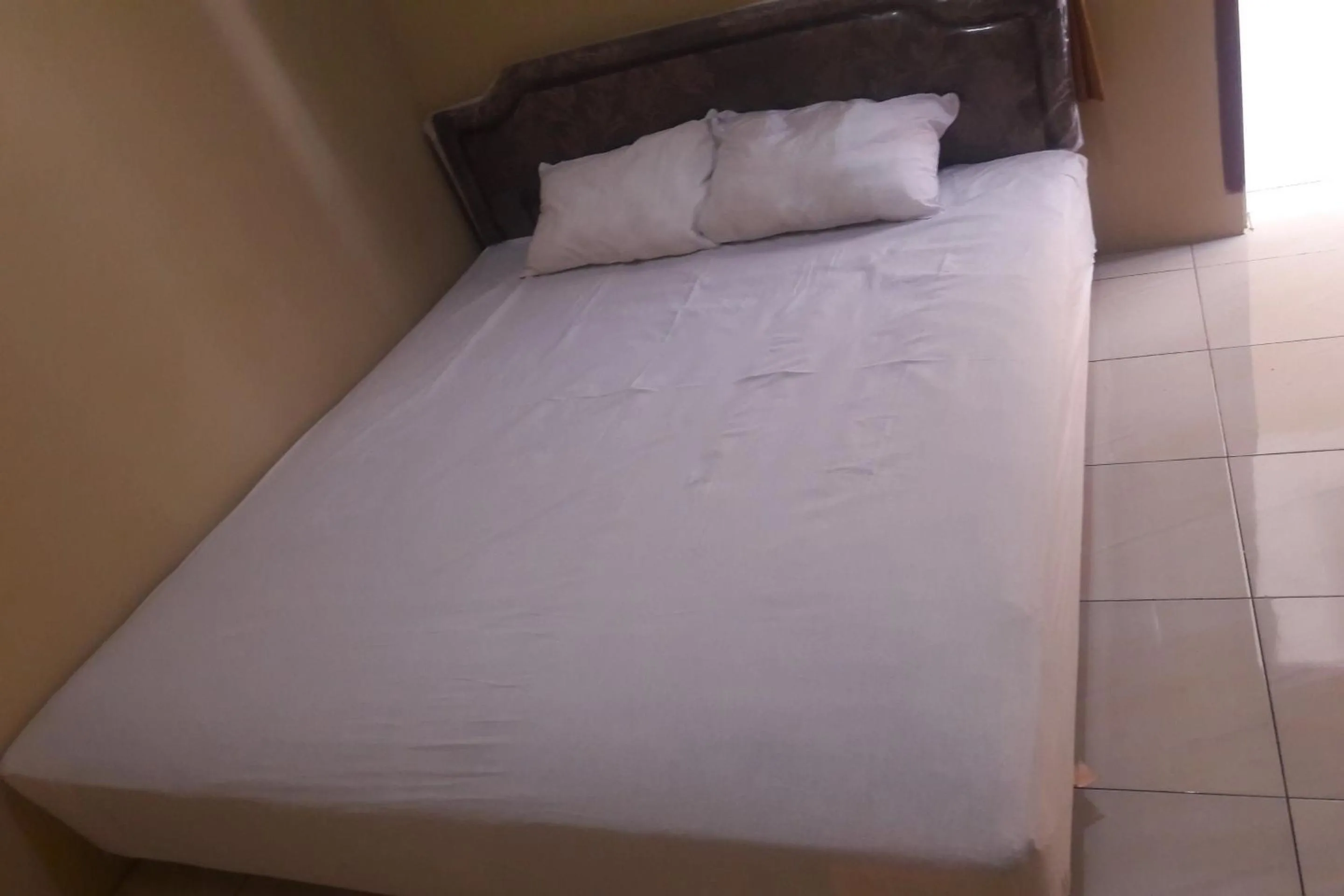 Bedroom, Bed in Hotel O Kost Indra