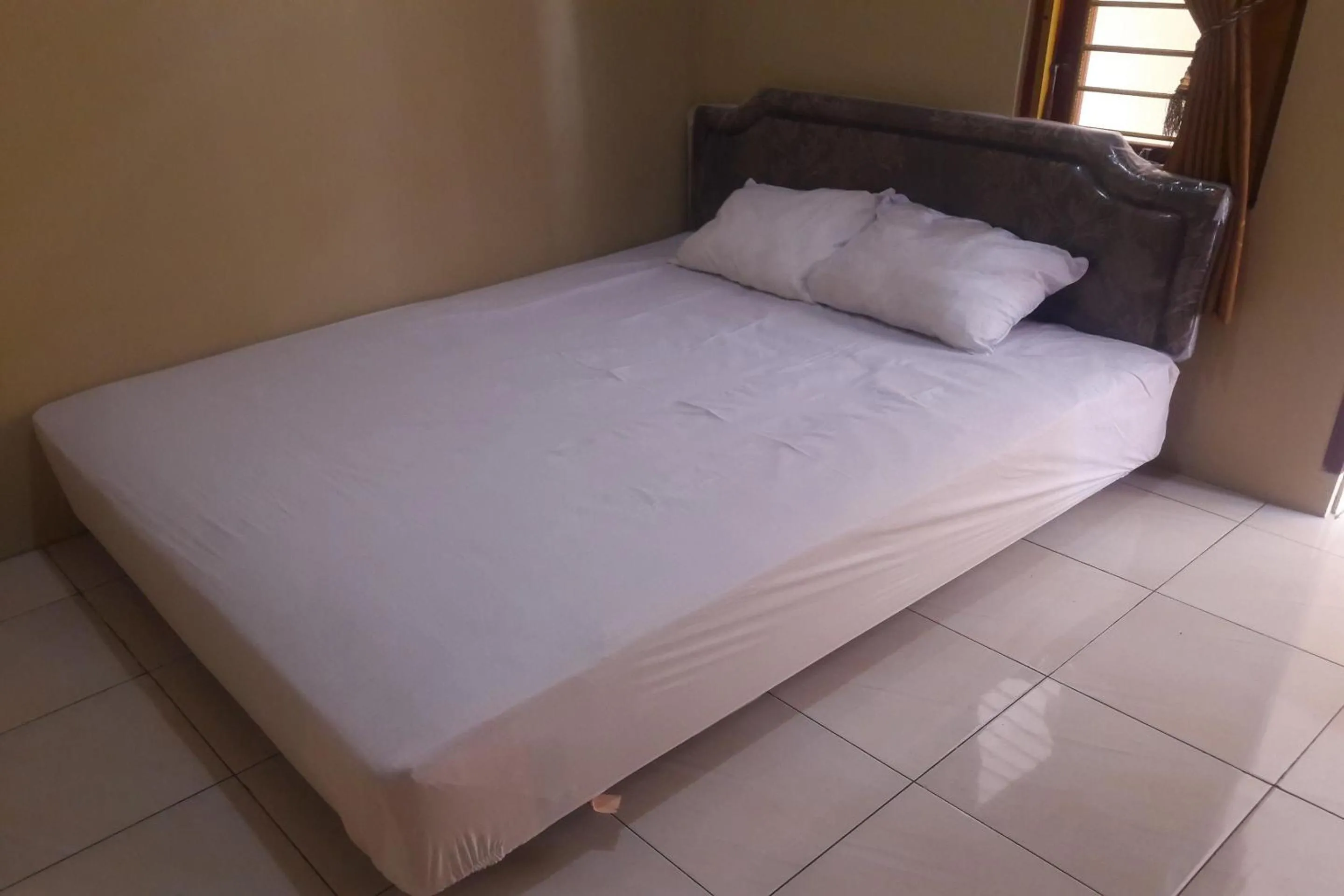 Bedroom, Bed in Hotel O Kost Indra