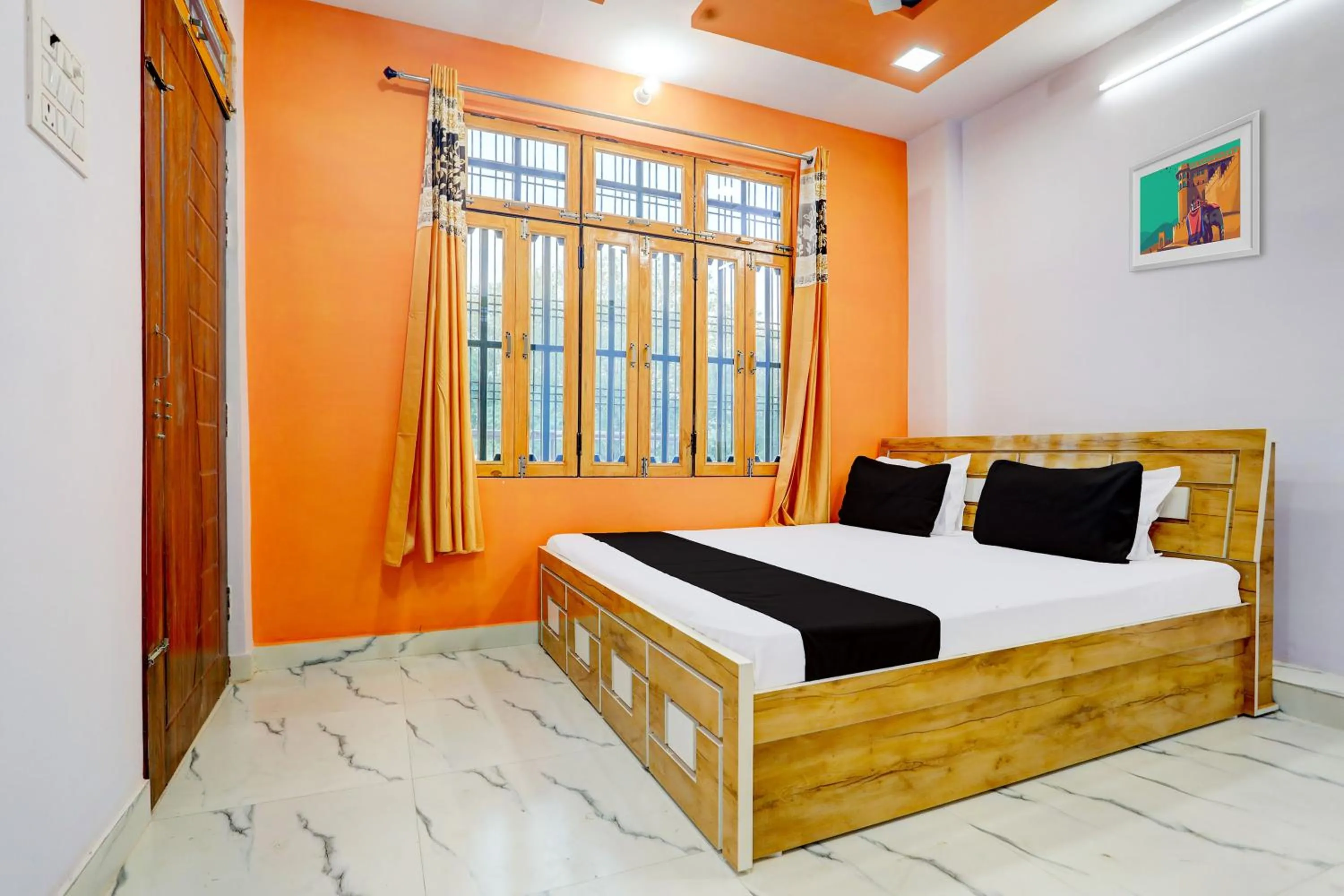 Bedroom, Bed in SPOT ON The SN Lawn