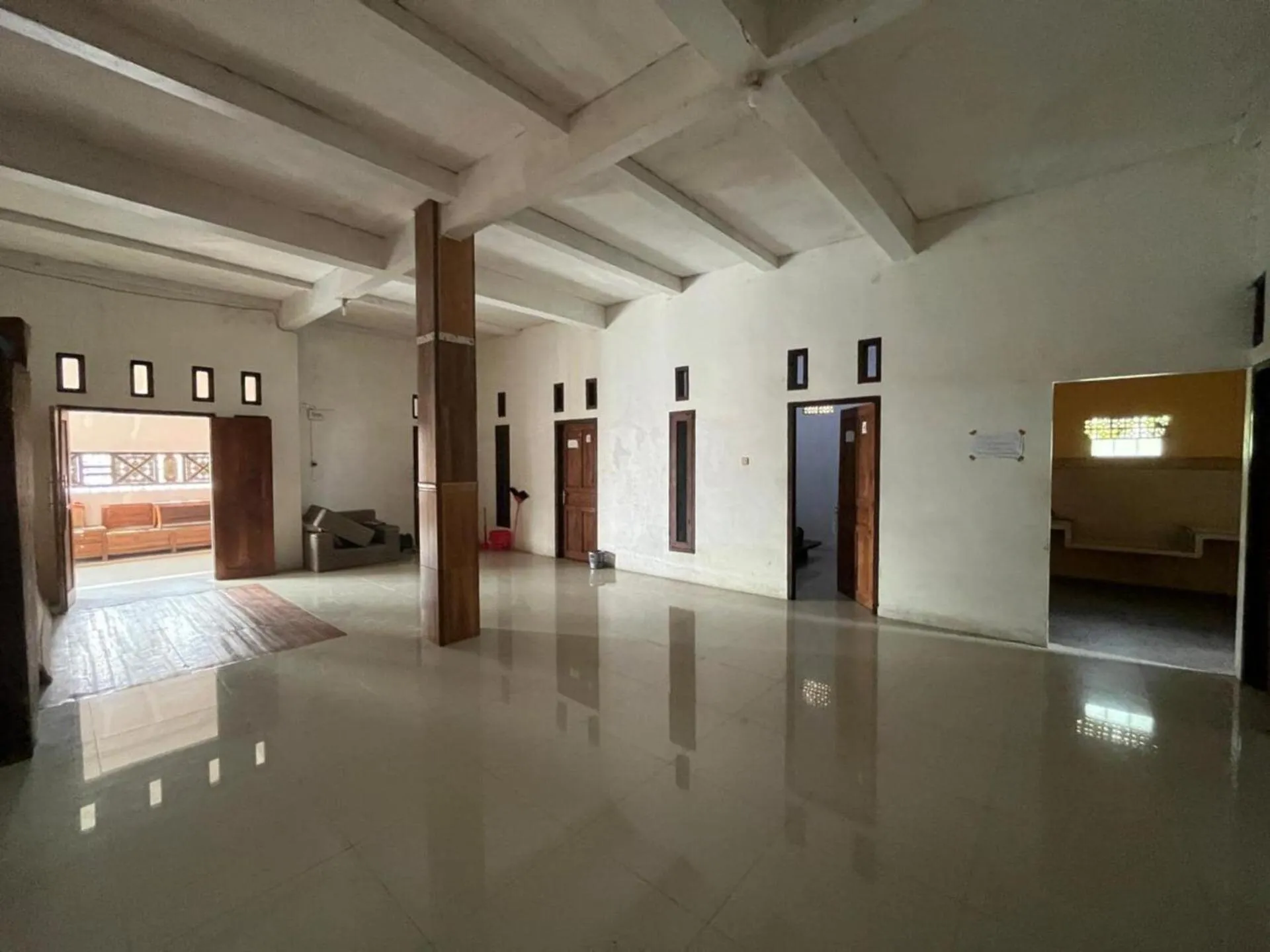 Lobby or reception in SPOT ON 93999 Kost Ibu Joko Syariah