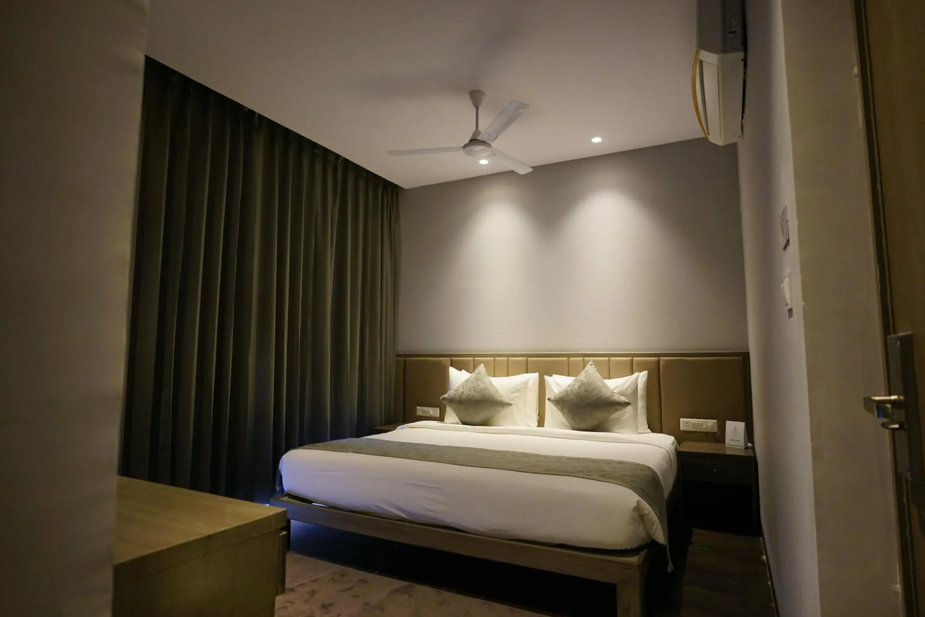 Bedroom, Bed in The Augusta Club & Resort Bedroom, Bed in The Augusta Club & Resort