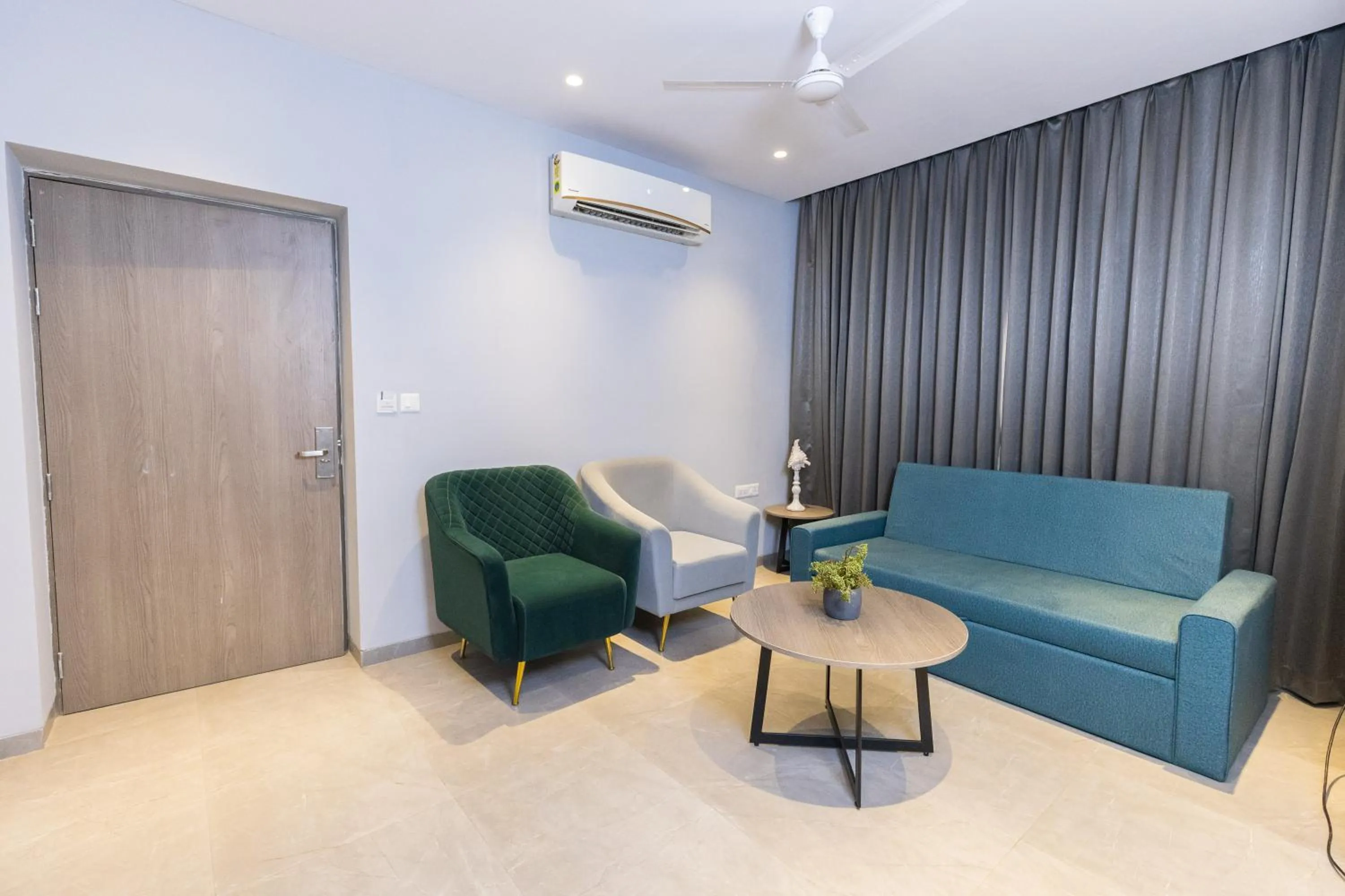 Bedroom in The Augusta Club & Resort