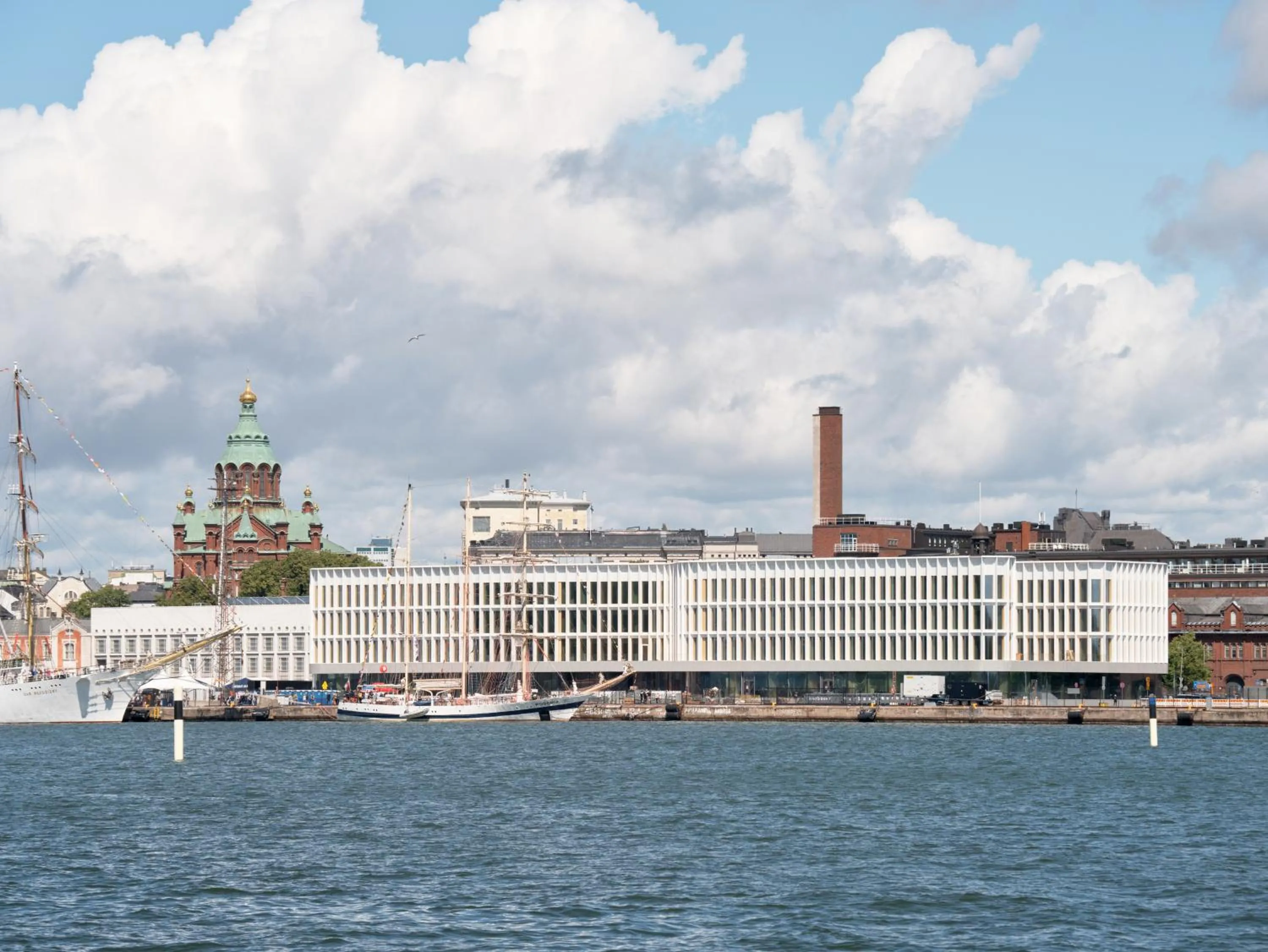 Facade/entrance in Solo Sokos Hotel Pier 4
