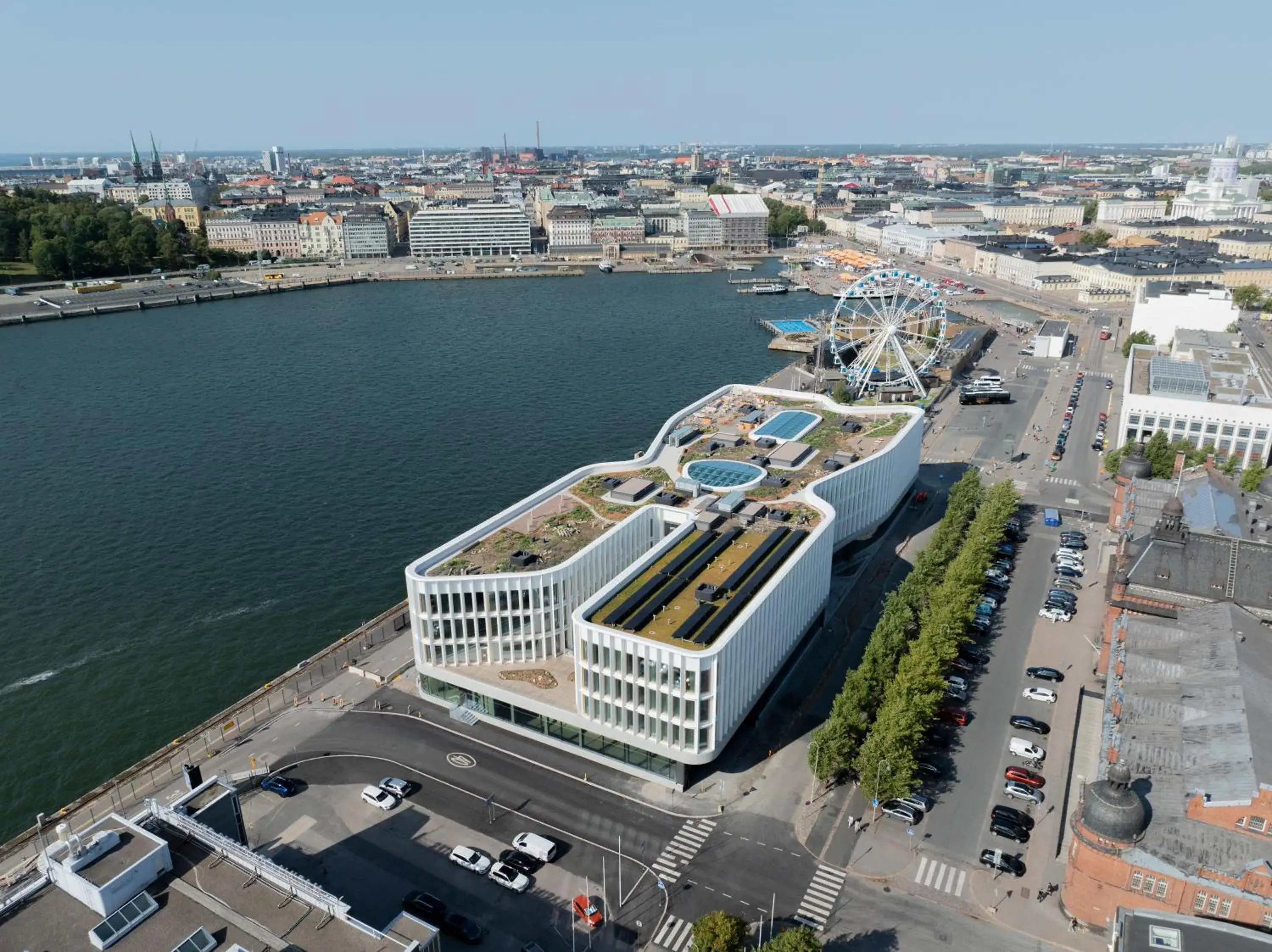 Property building in Solo Sokos Hotel Pier 4 Property building in Solo Sokos Hotel Pier 4