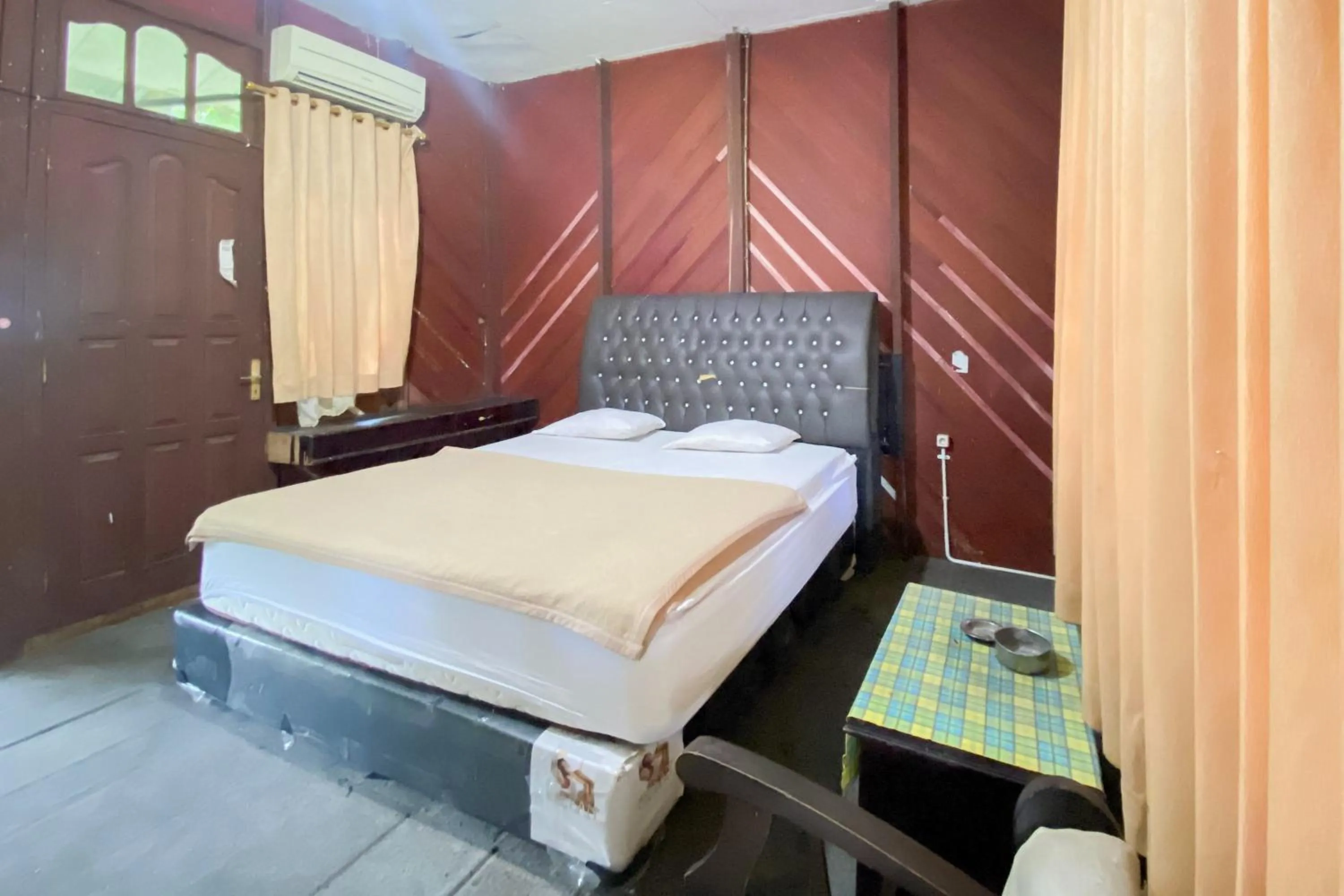 Bedroom, Bed in Hotel Pantai Panjang Bengkulu RedPartner