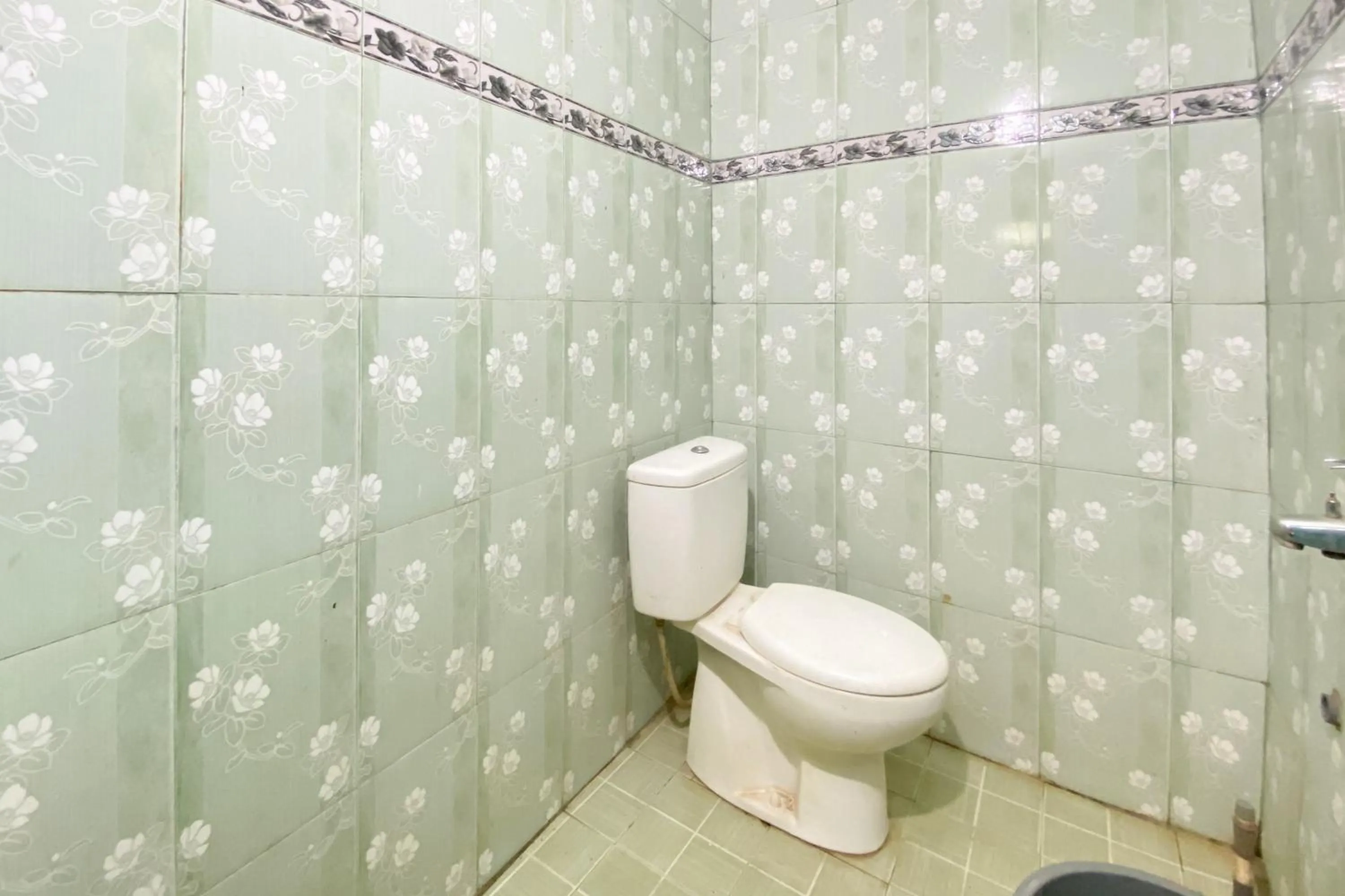 Bathroom in Hotel Pantai Panjang Bengkulu RedPartner