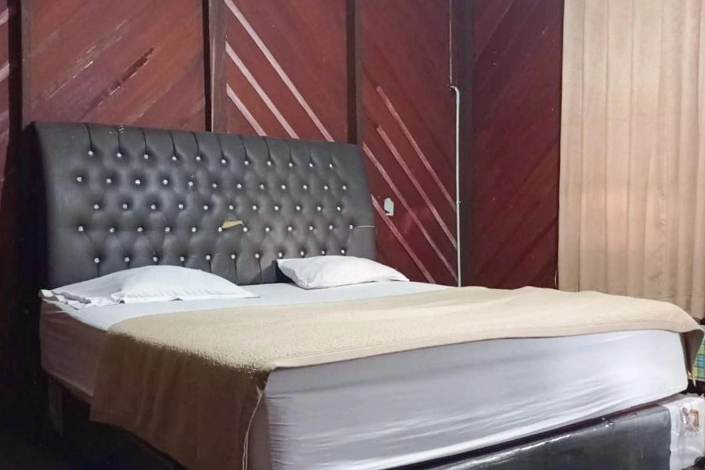 Bedroom, Bed in Hotel Pantai Panjang Bengkulu RedPartner