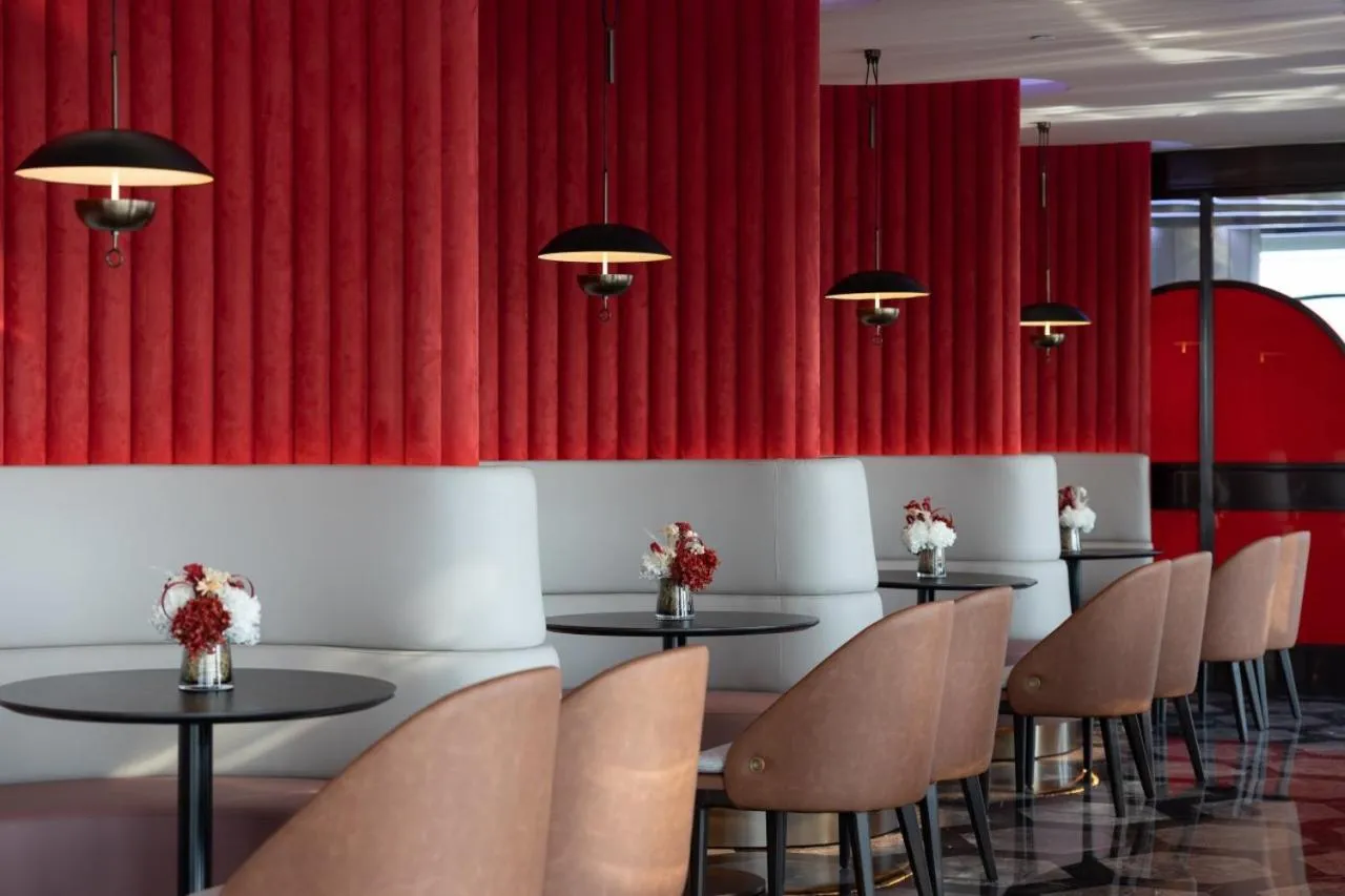 Restaurant/places to eat in Radisson Red Guangzhou South Railway Station