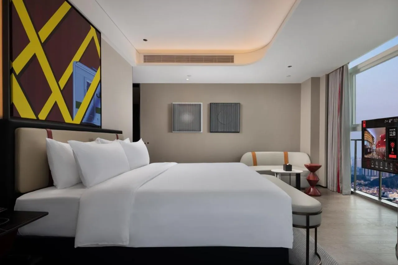 Bedroom, Bed in Radisson Red Guangzhou South Railway Station