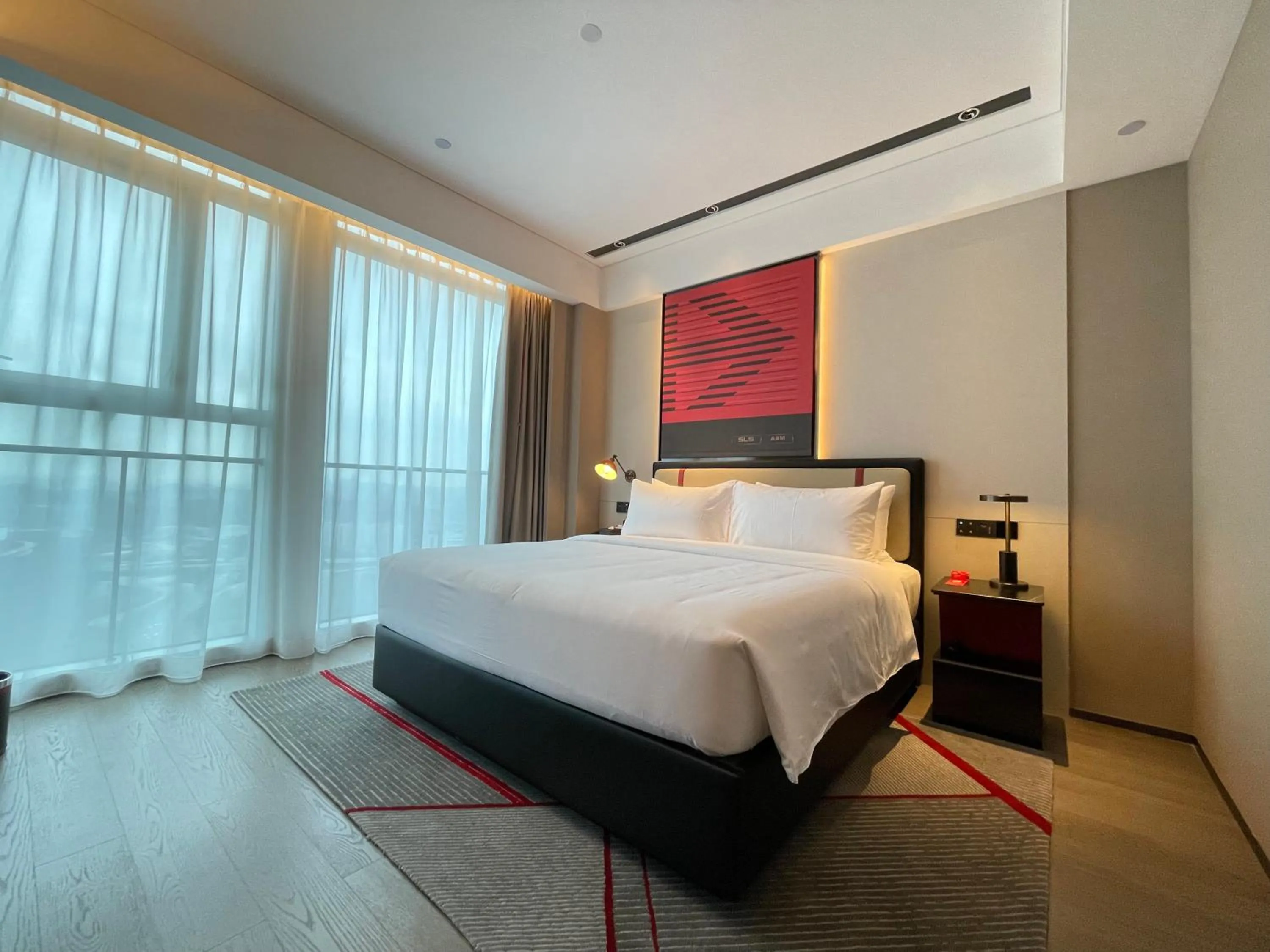 Bed in Radisson Red Guangzhou South Railway Station