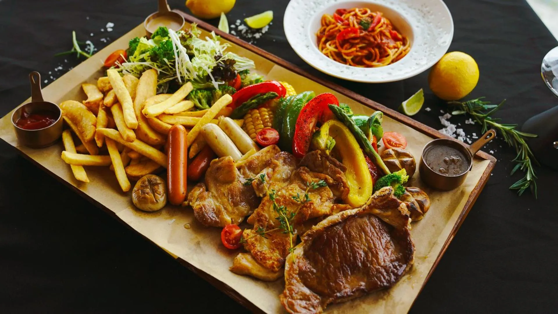 Food in Radisson Red Guangzhou South Railway Station