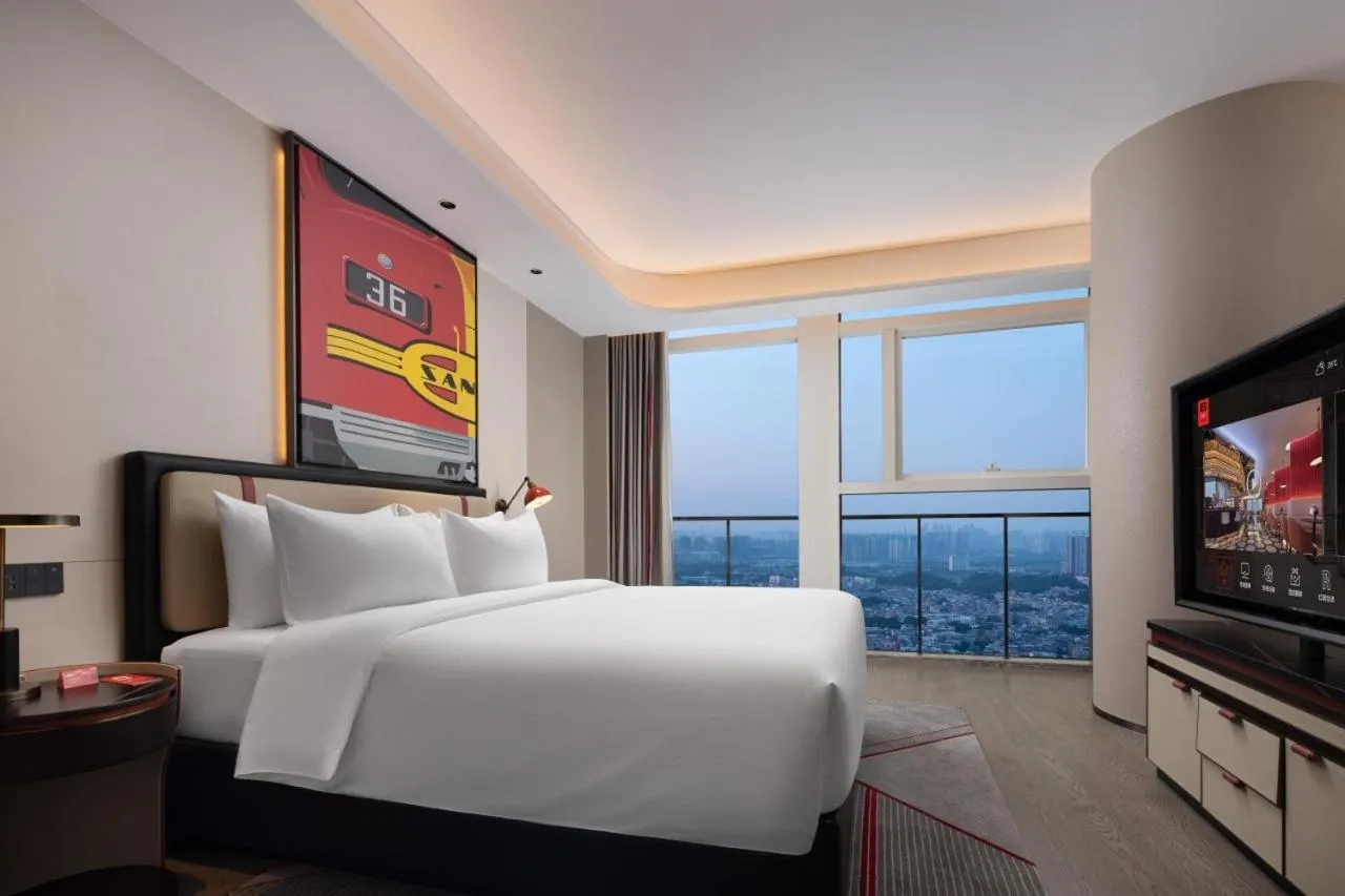 Bedroom, Bed in Radisson Red Guangzhou South Railway Station