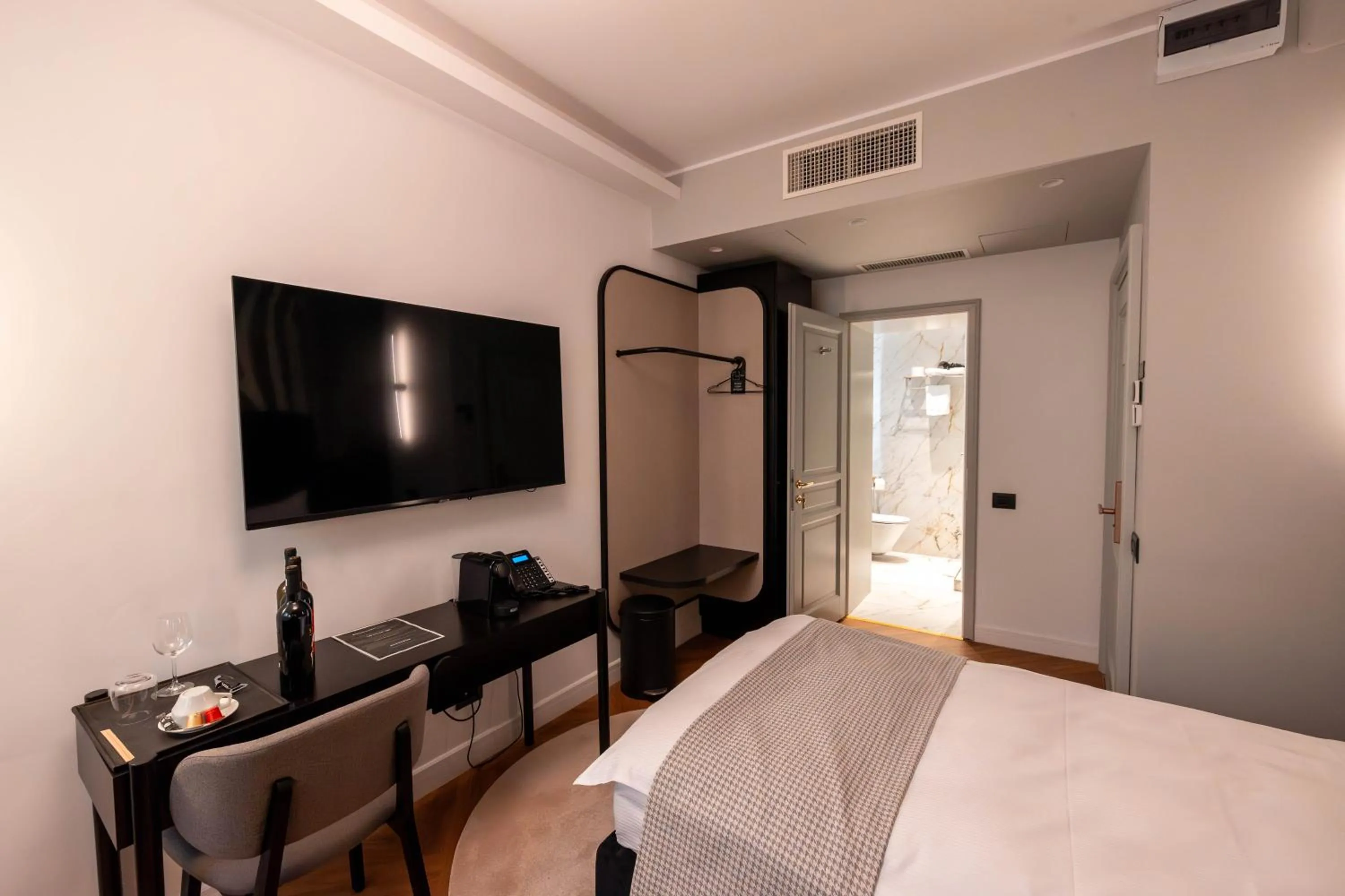 TV and multimedia, Bed in Ecletico Villa