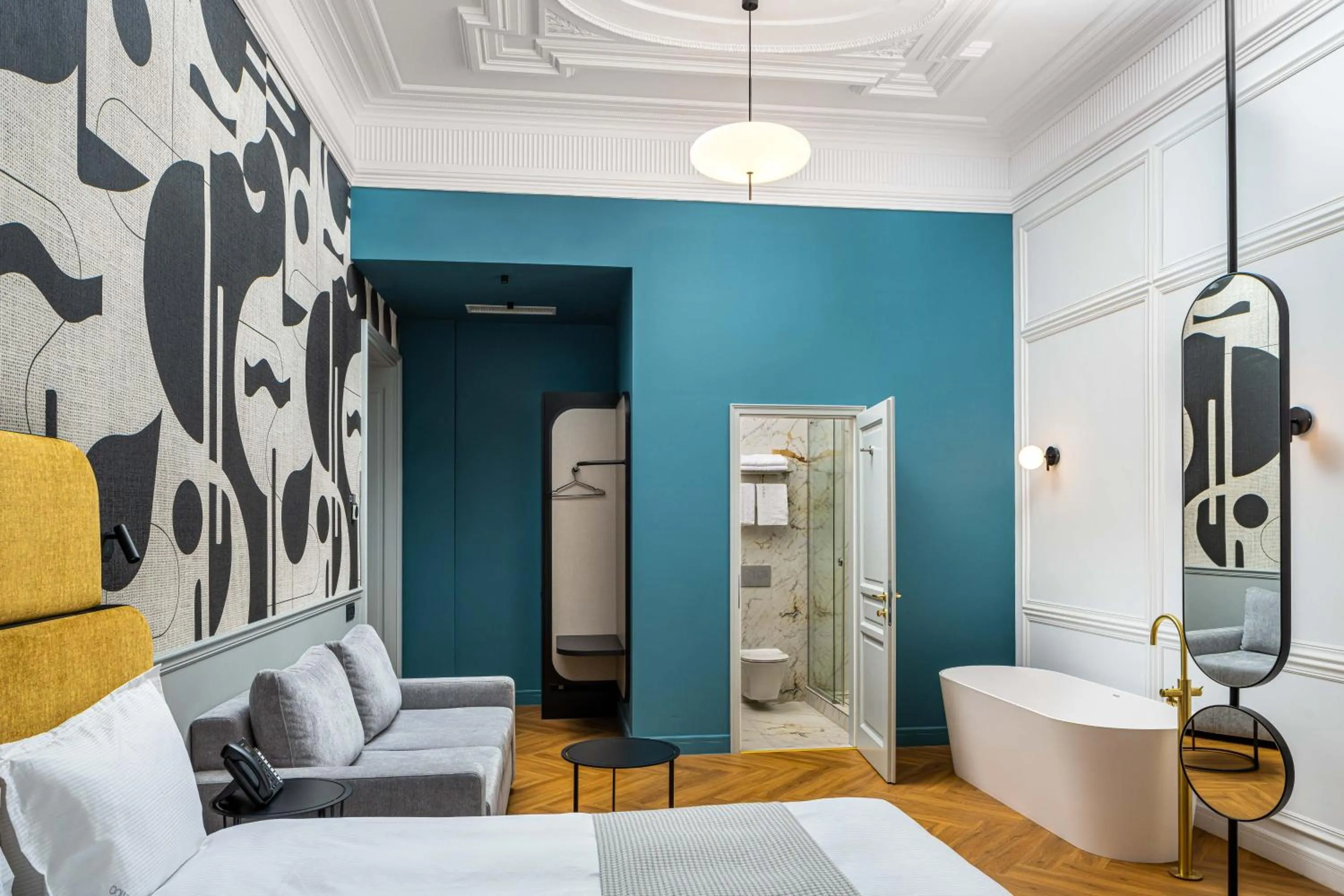 Bath, Bed in Ecletico Villa