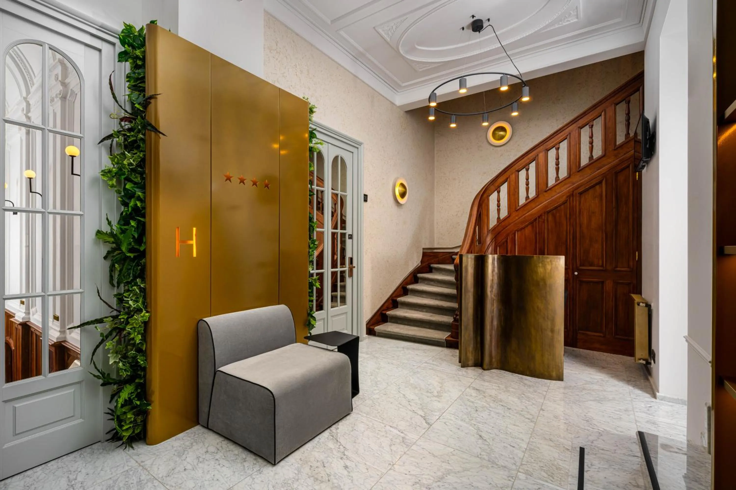 Decorative detail in Ecletico Villa