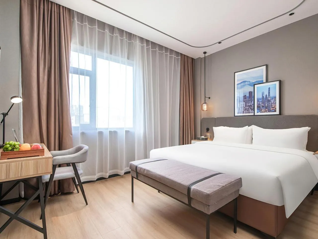 Bedroom in Country Inn & Suite by Radisson, Shanghai Hongkou Football Stadium Chifeng Road