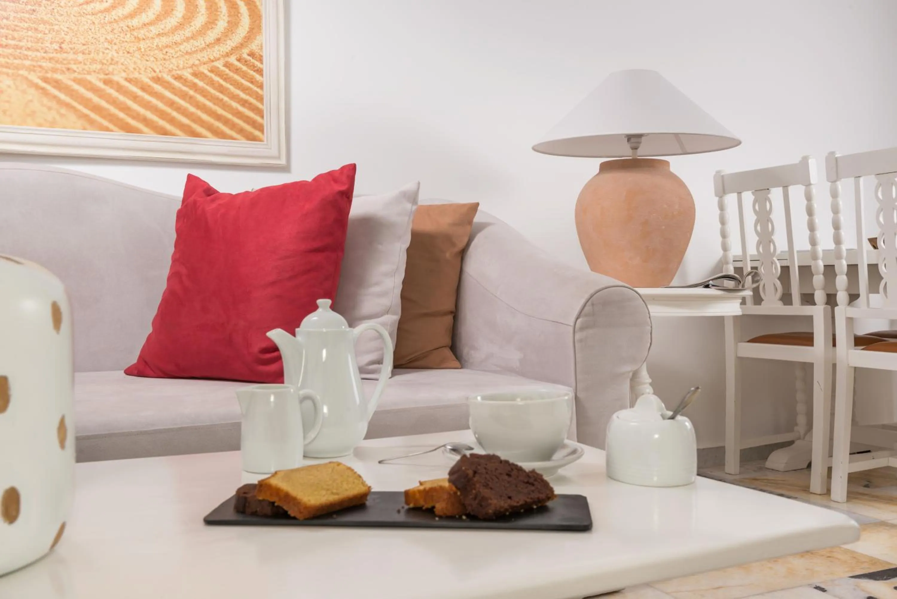 Food in Iliovasilema Suites