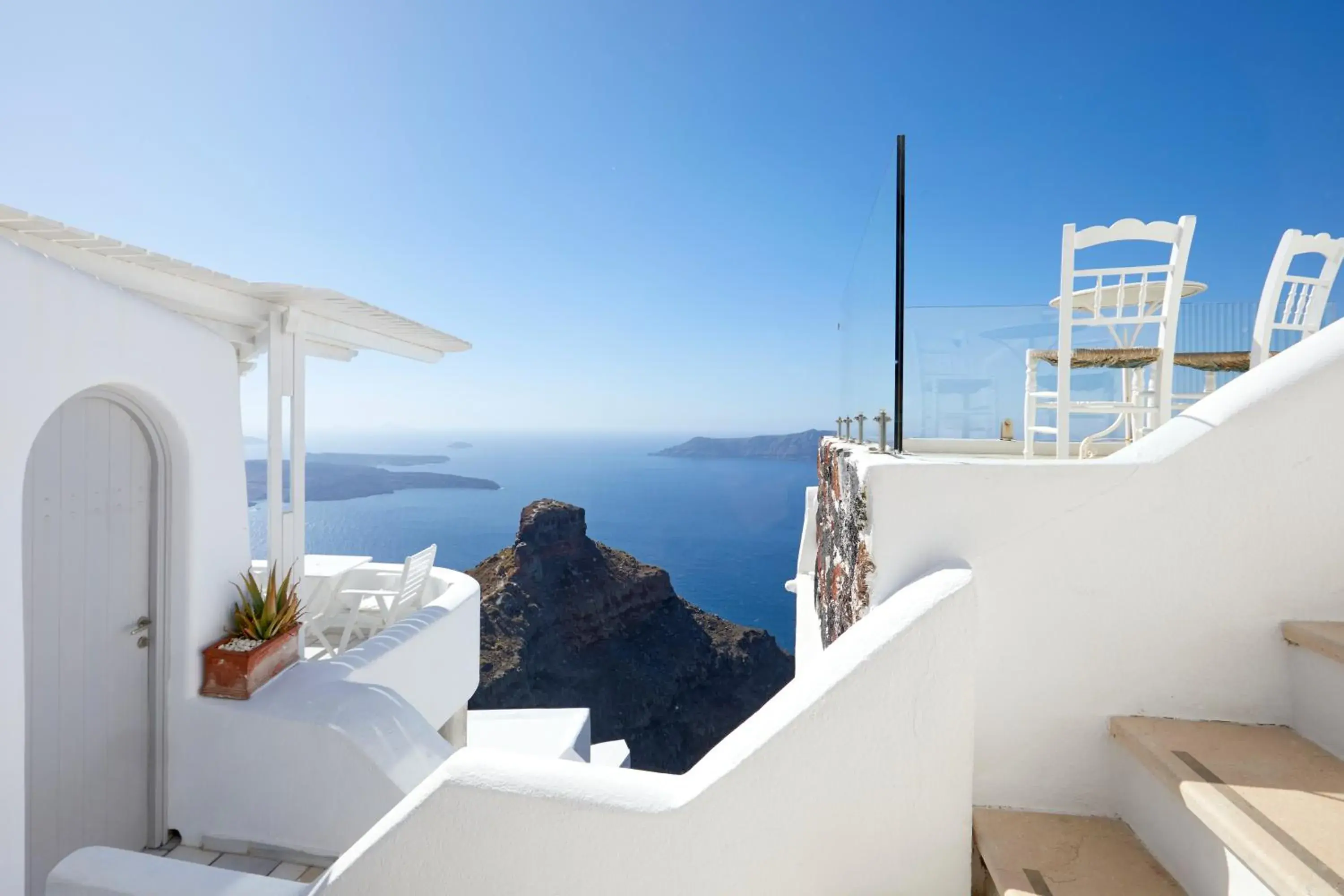 Facade/entrance in Iliovasilema Suites Facade/entrance in Iliovasilema Suites