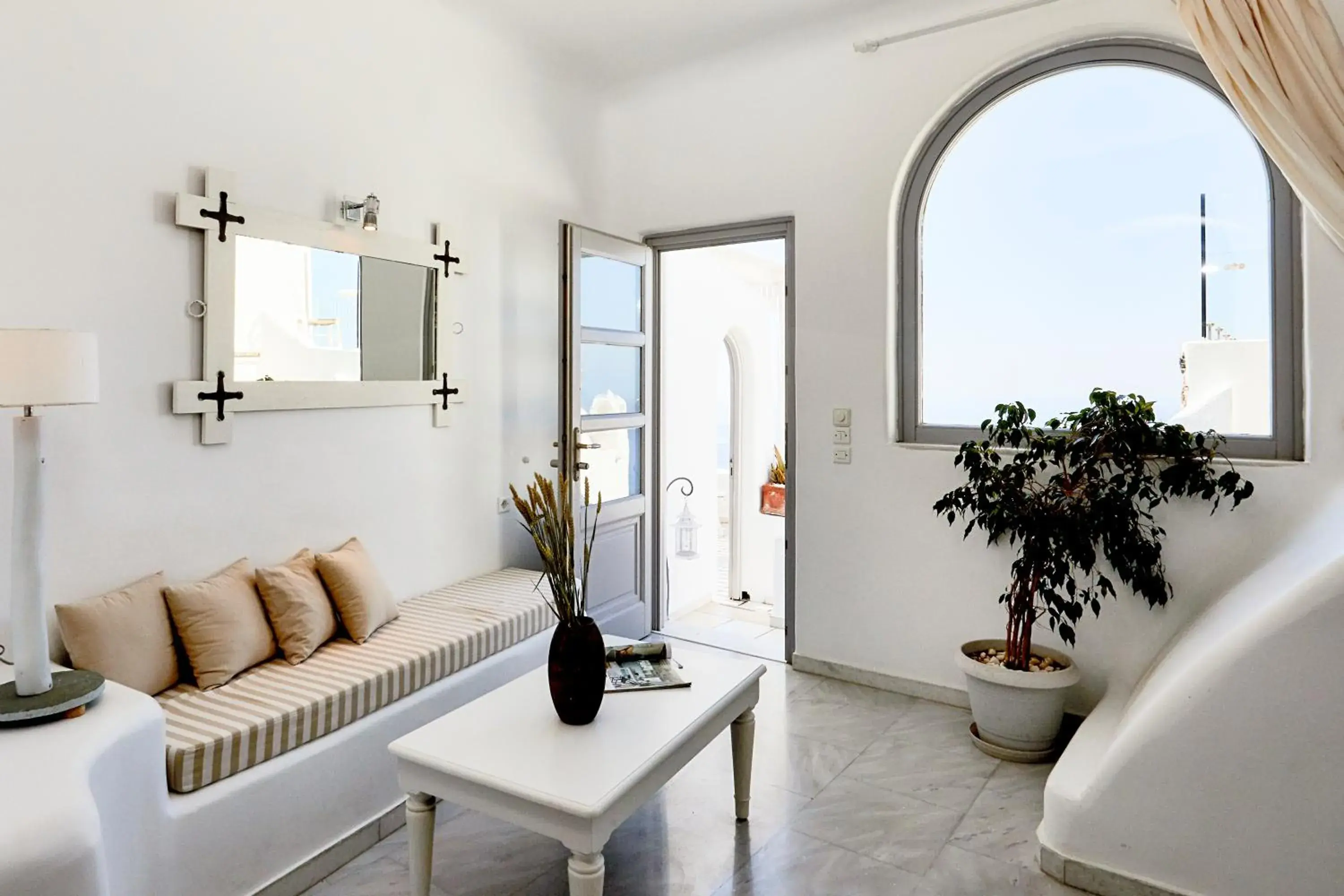 Lobby or reception in Iliovasilema Suites Lobby or reception in Iliovasilema Suites