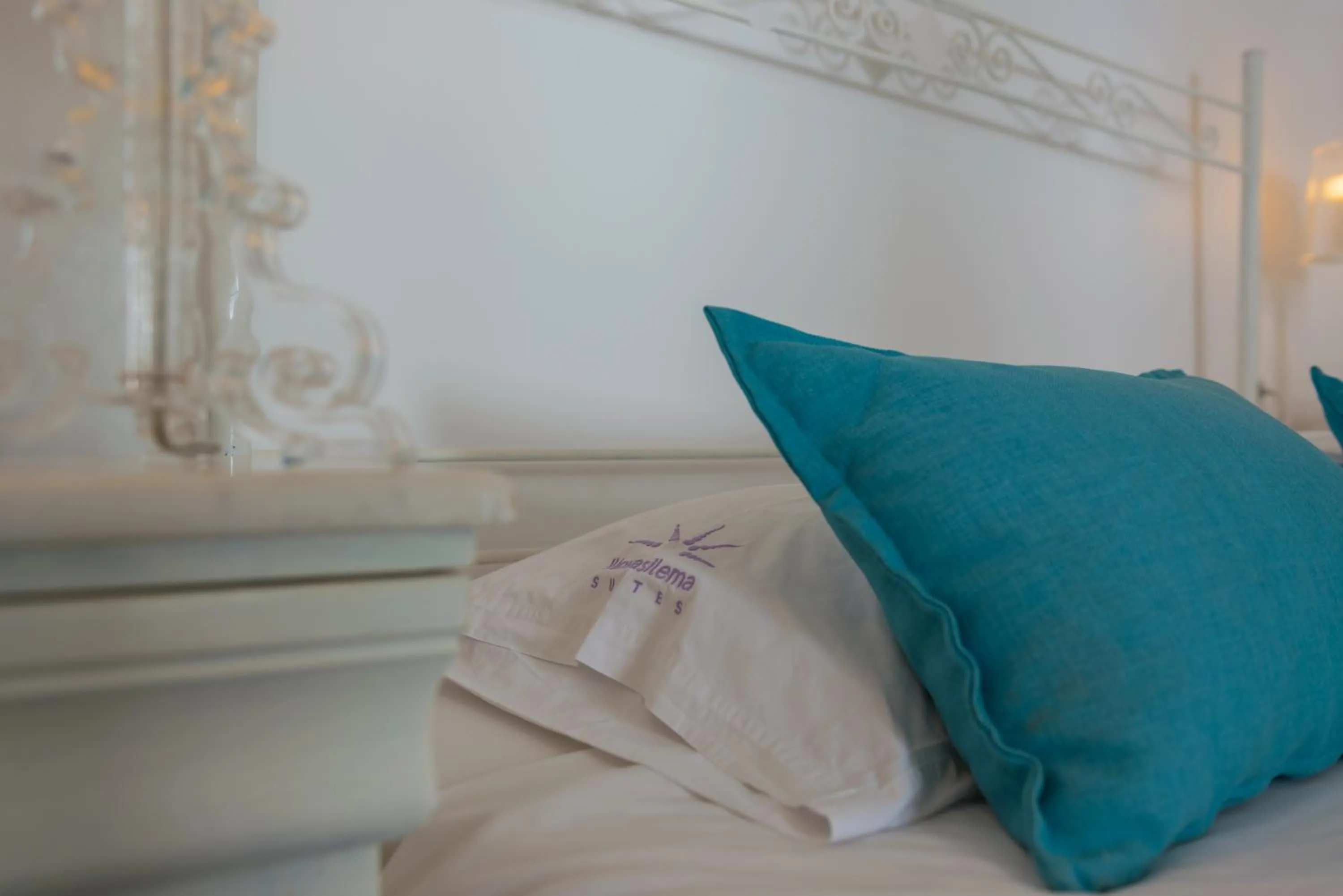 Bedroom, Bed in Iliovasilema Suites