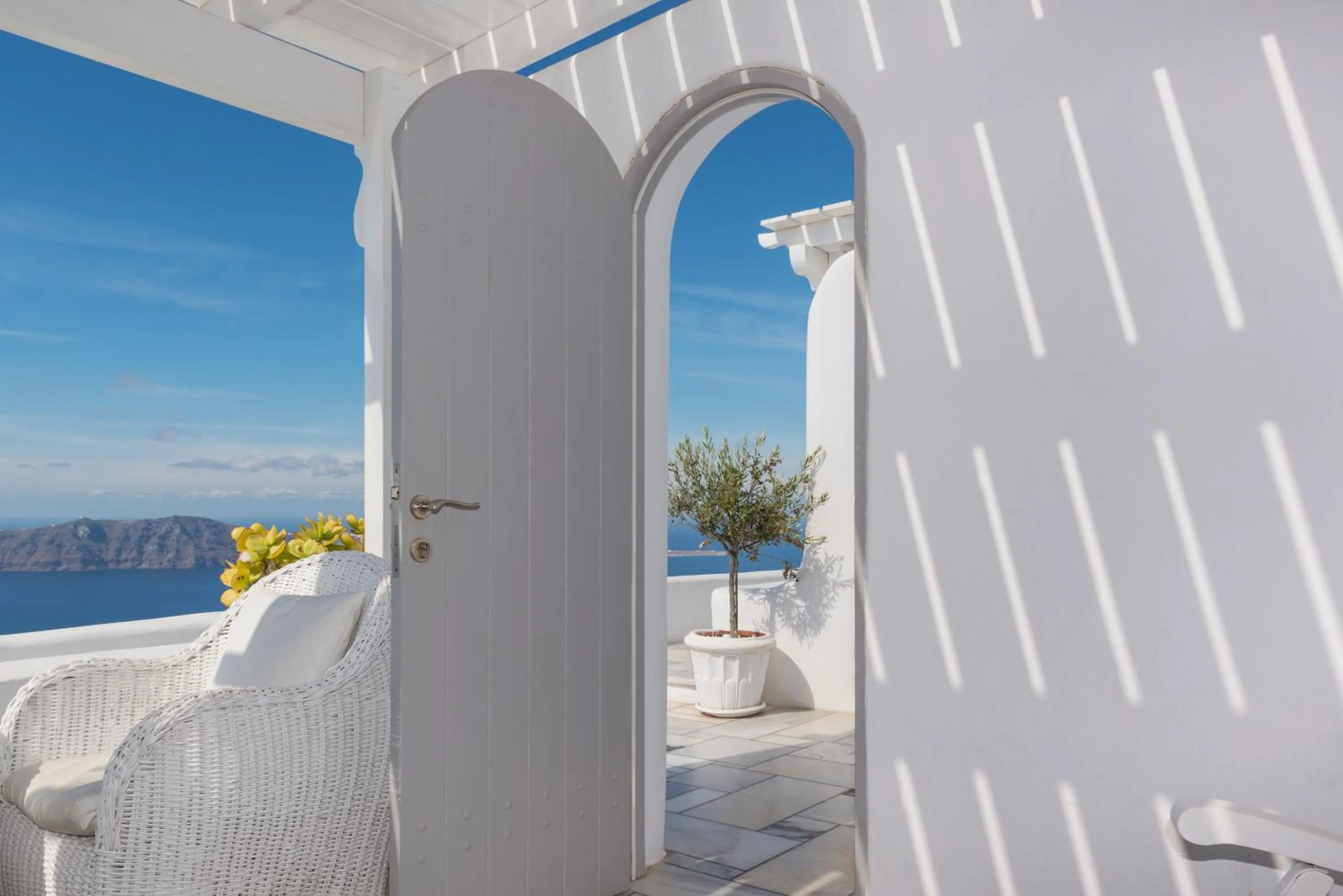 Day in Iliovasilema Suites