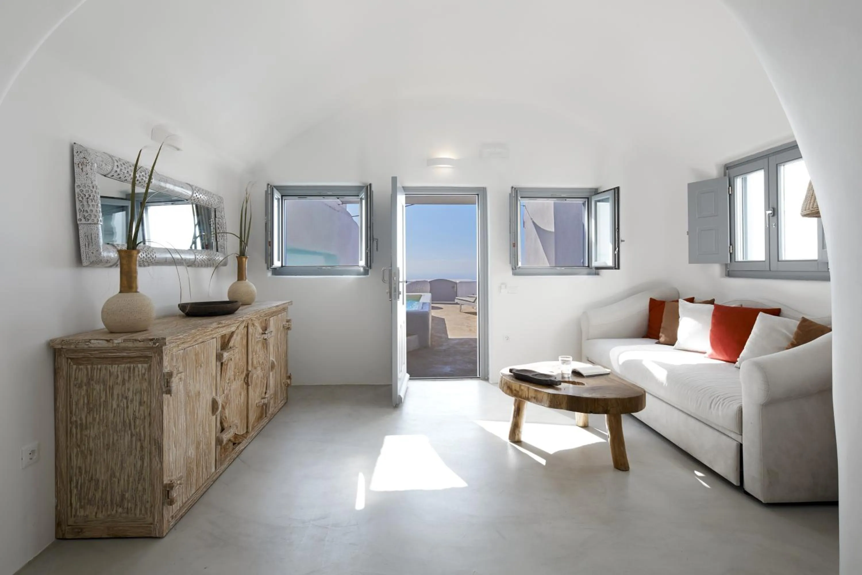 Living room in Iliovasilema Suites