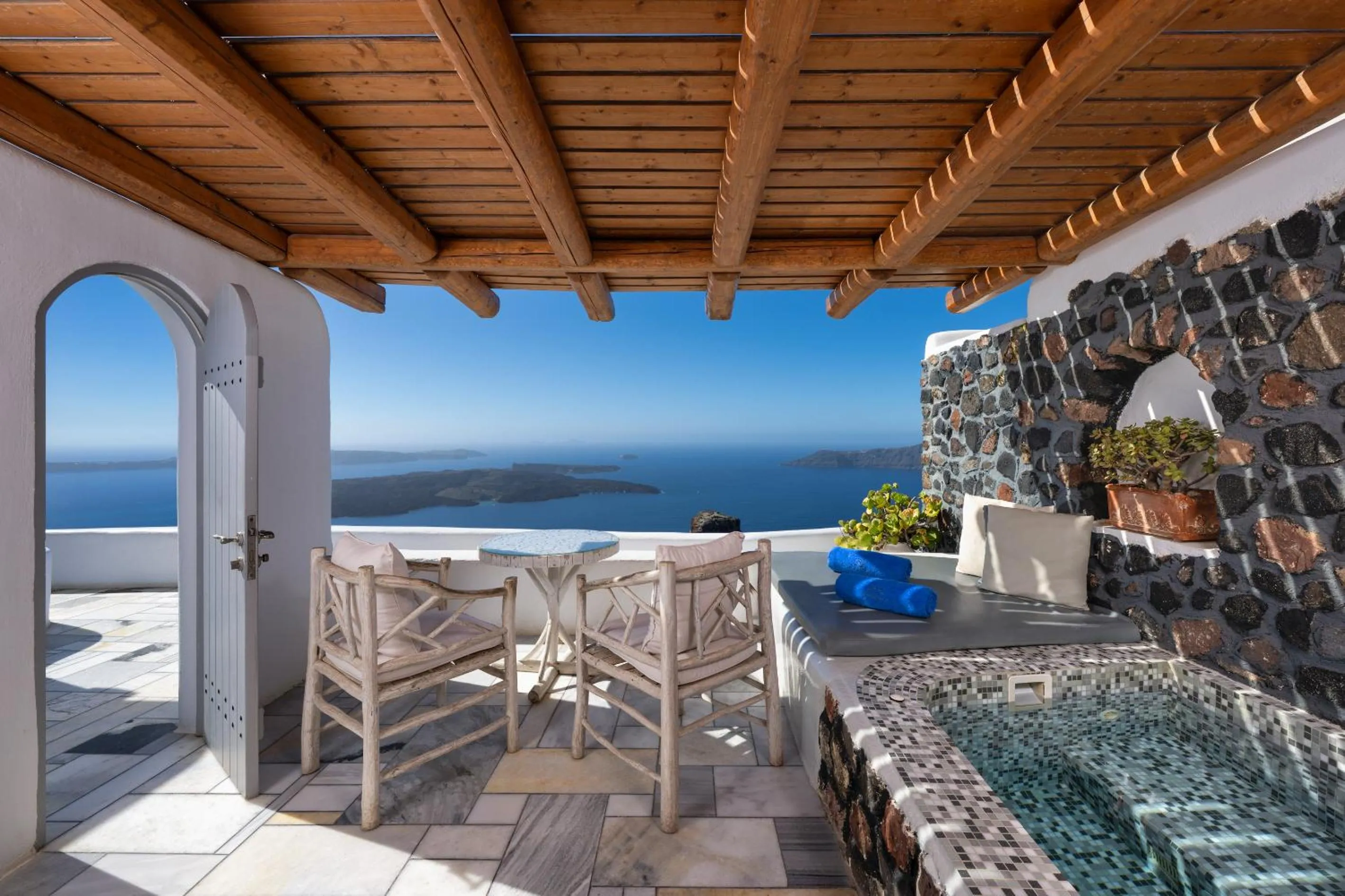 Day in Iliovasilema Suites