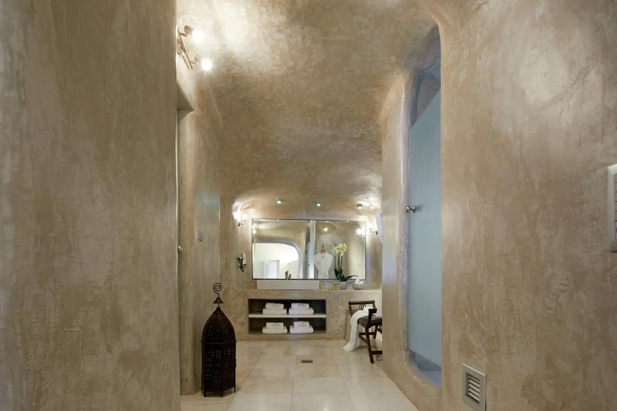 Spa and wellness centre/facilities in Iliovasilema Suites Spa and wellness centre/facilities in Iliovasilema Suites