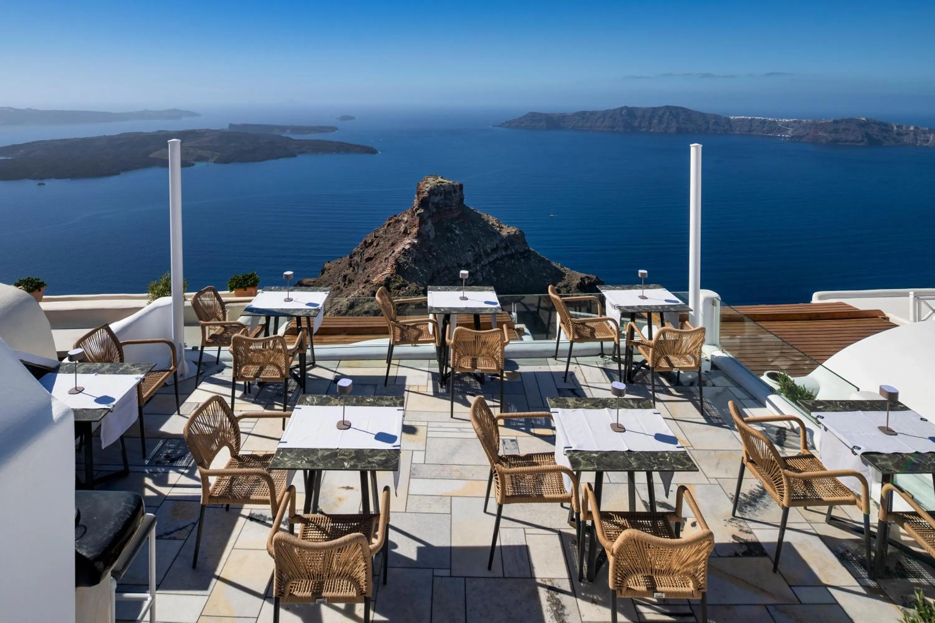 Property building in Iliovasilema Suites