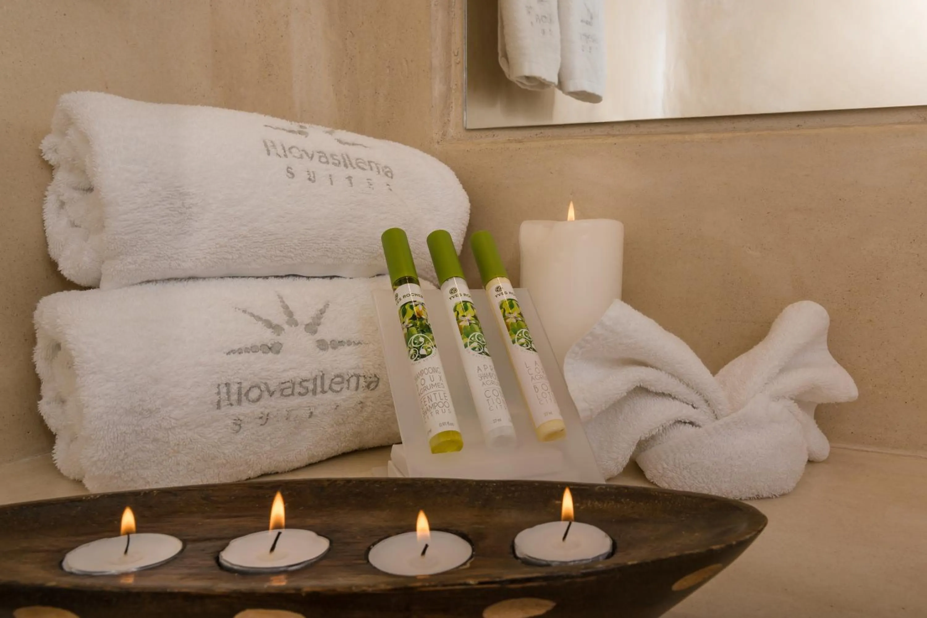 Decorative detail in Iliovasilema Suites