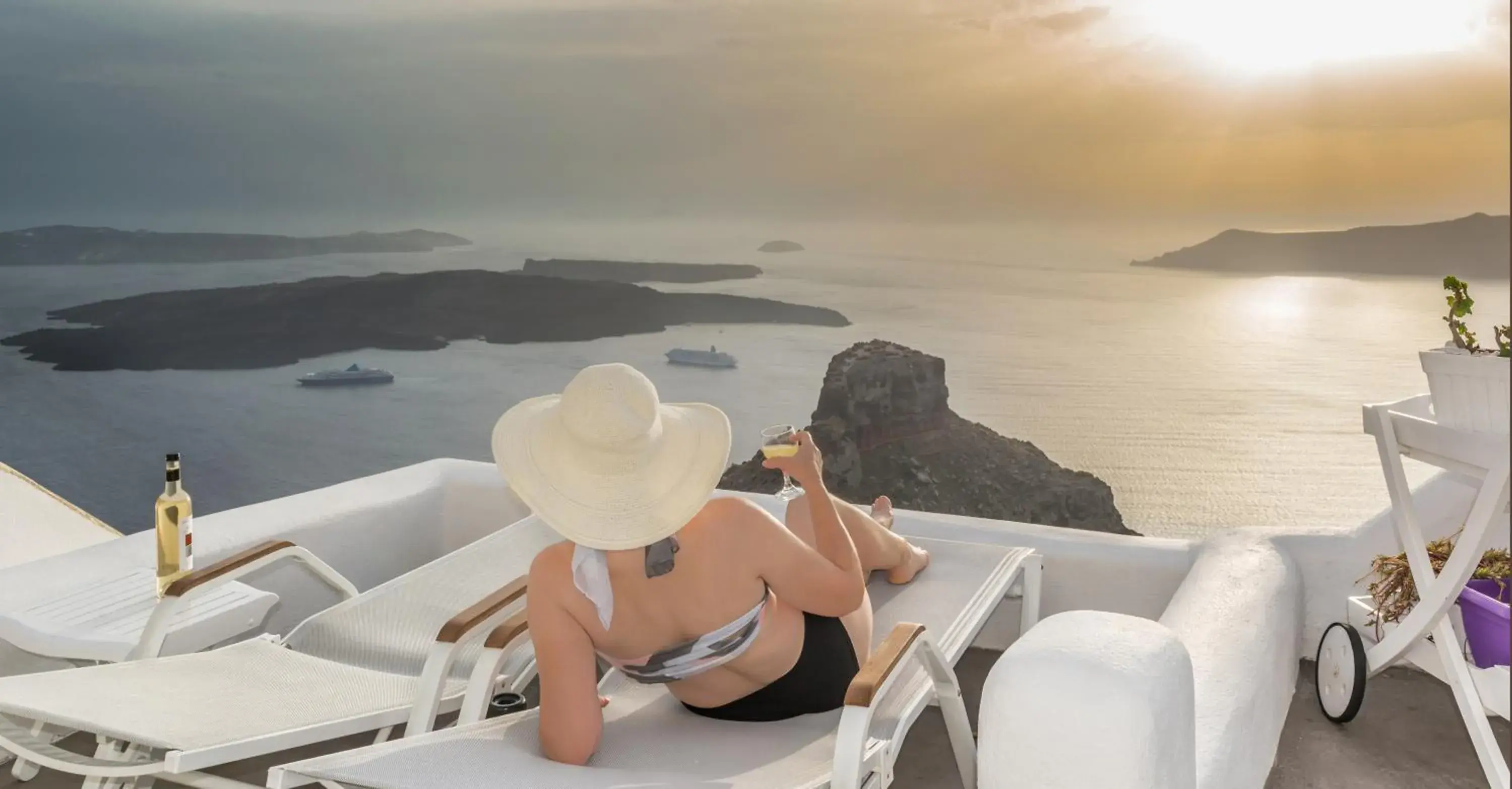 Swimming pool in Iliovasilema Suites Swimming pool in Iliovasilema Suites