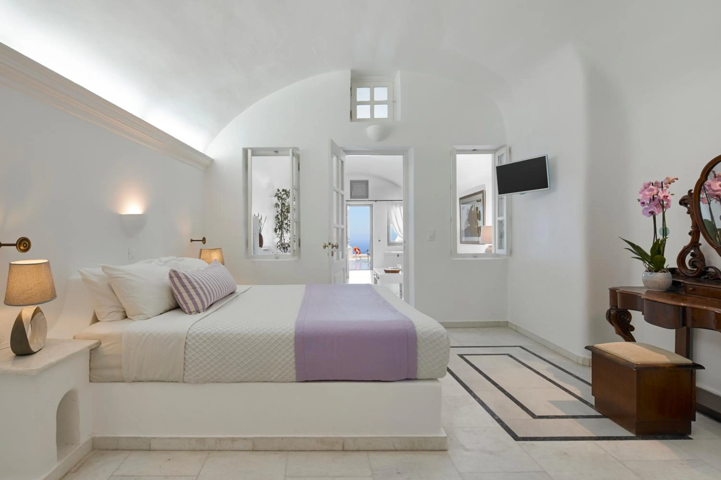 Bed in Iliovasilema Suites