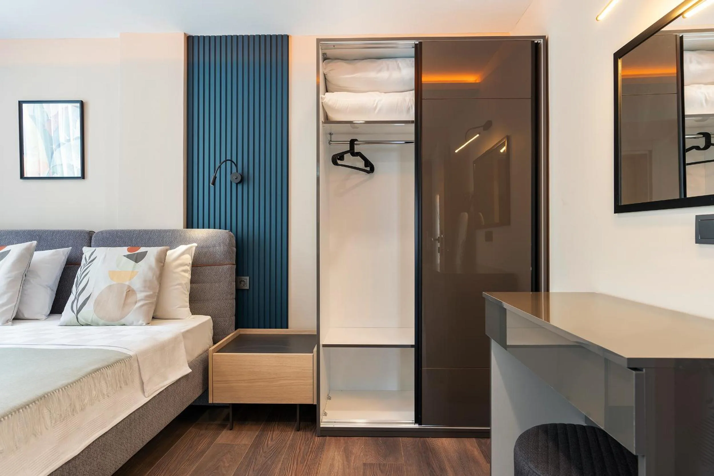 Bedroom in Doqu Suites Hotel