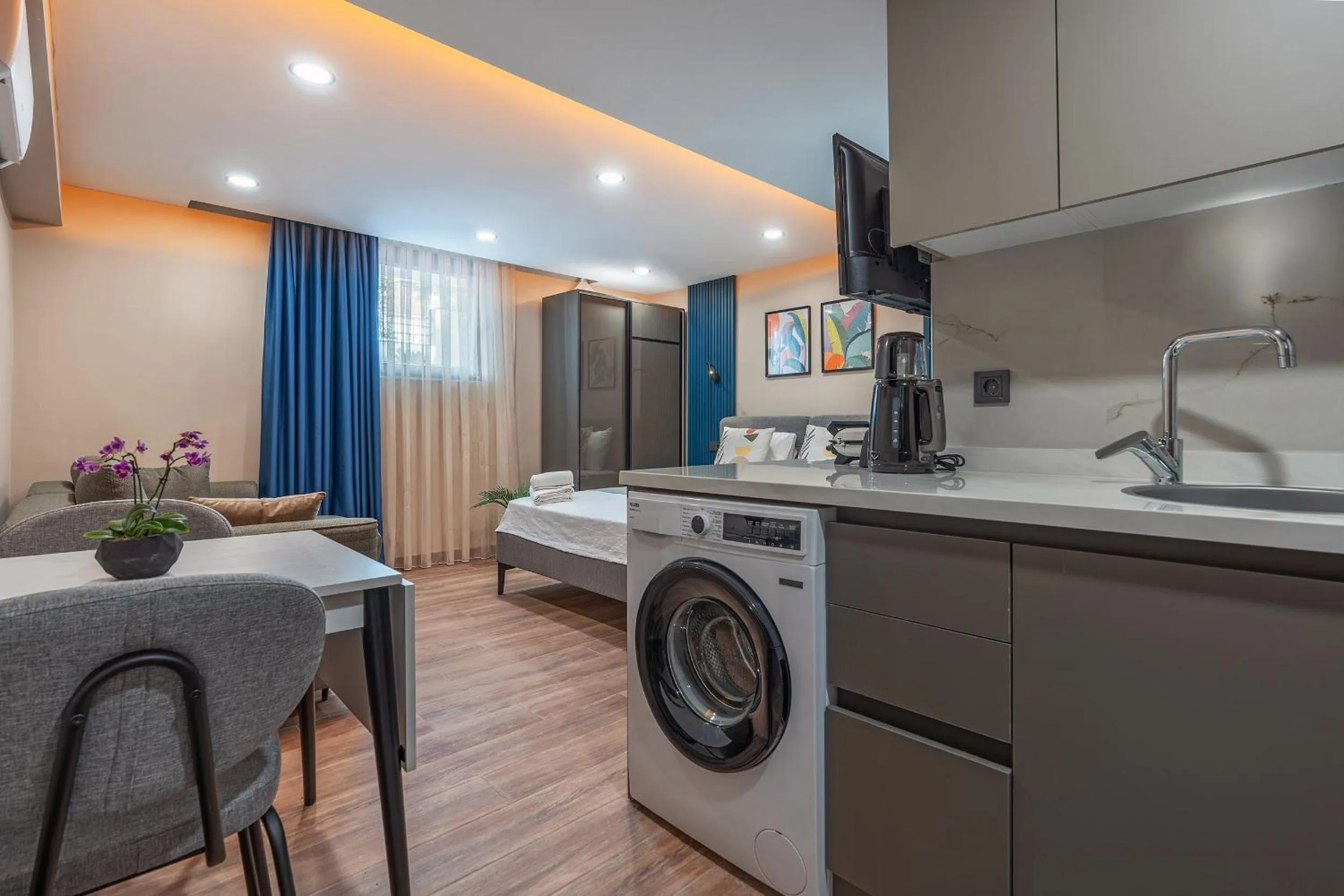 Photo of the whole room in Doqu Suites Hotel