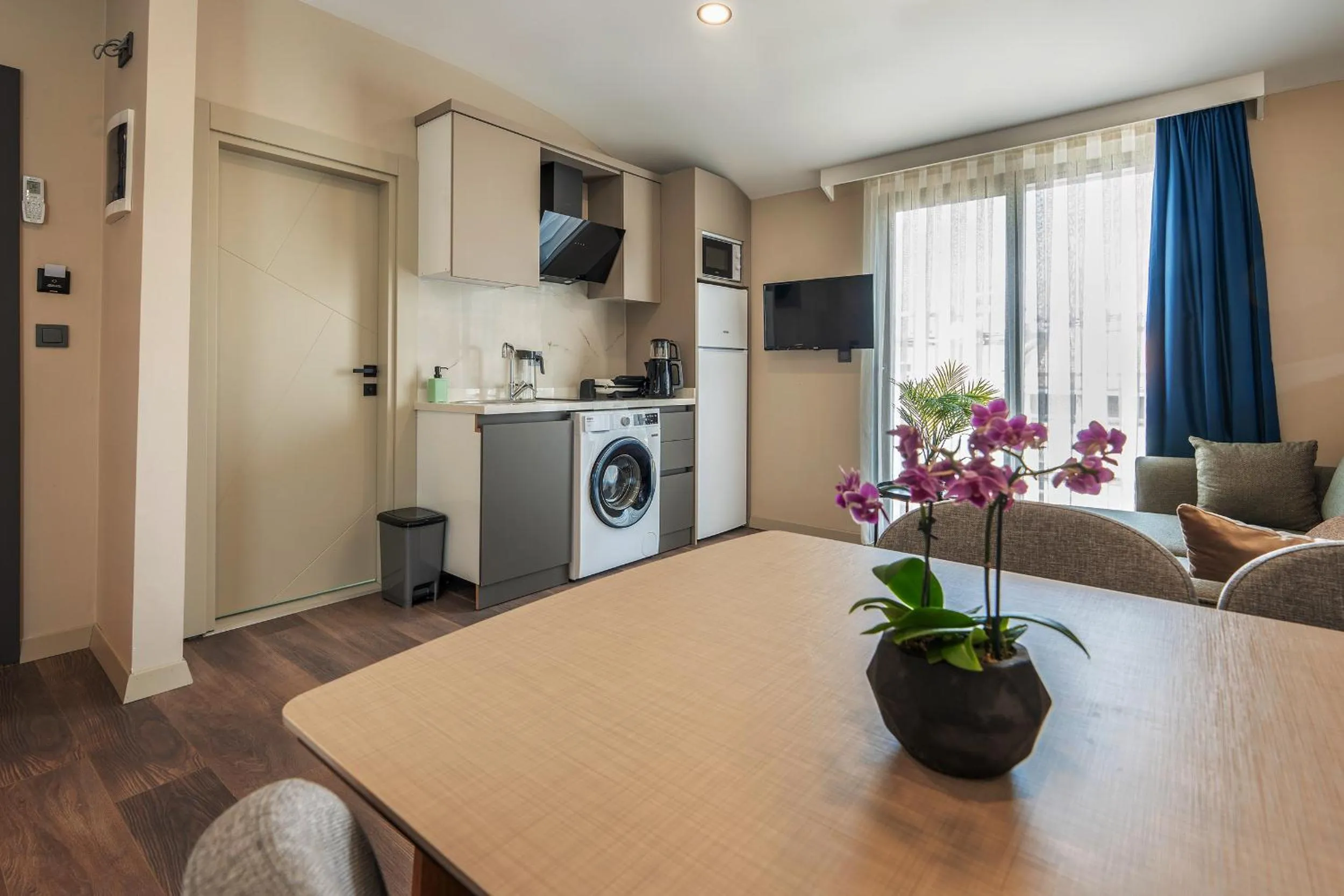 kitchen in Doqu Suites Hotel