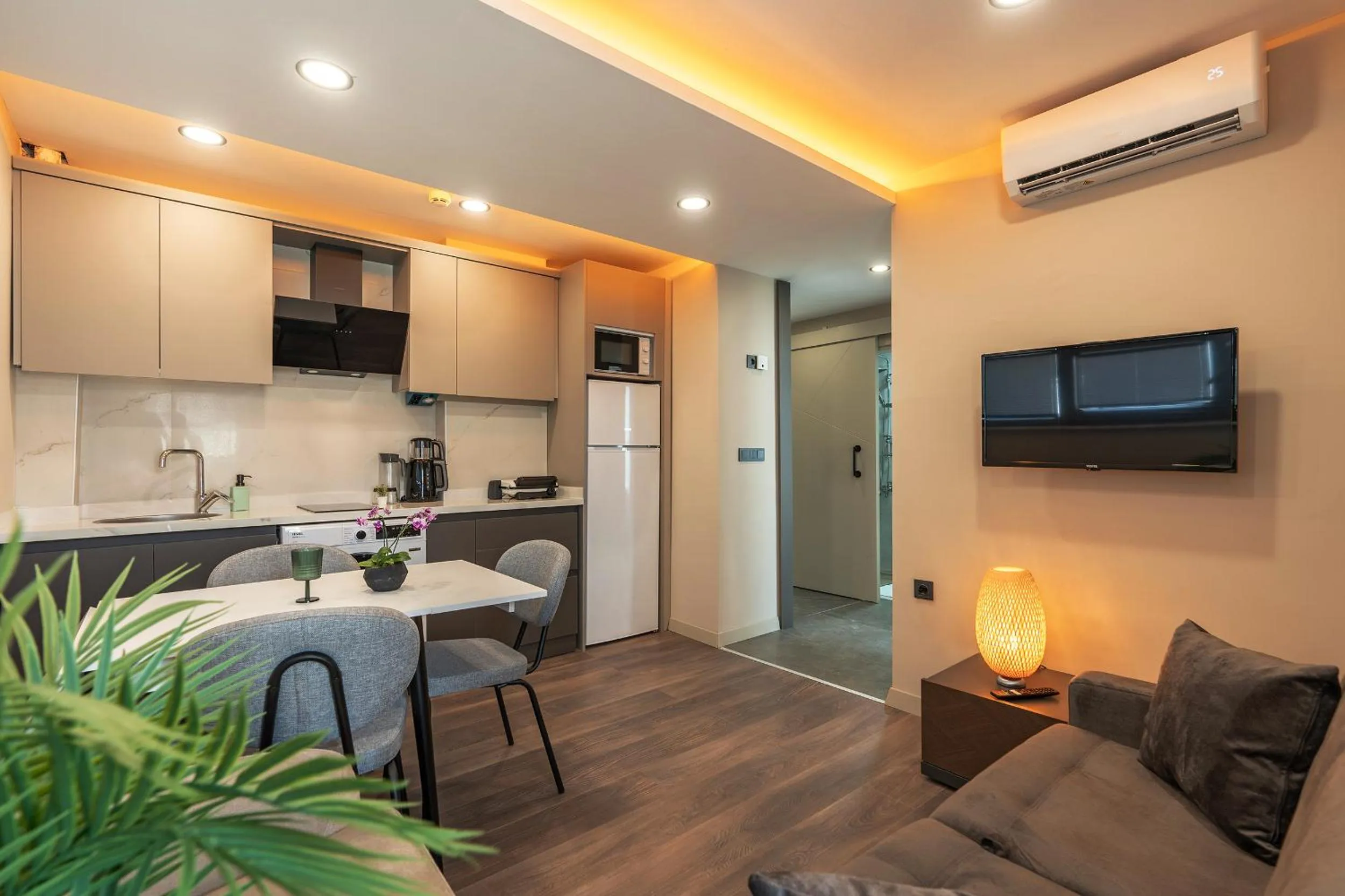 Photo of the whole room in Doqu Suites Hotel